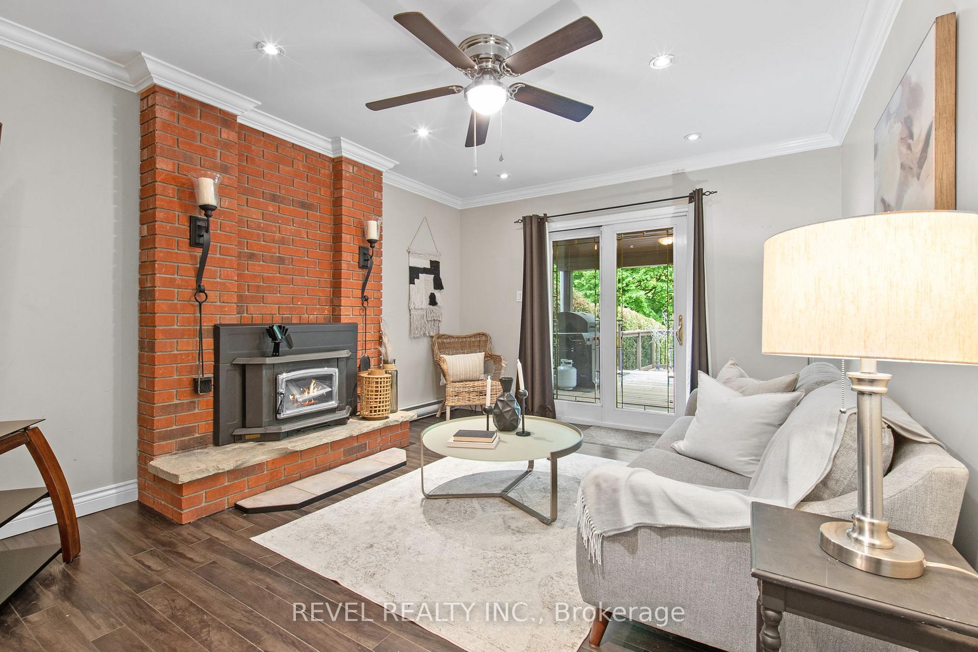 Photo 6 of 545 Charrington Avenue, Oshawa, Centennial — HOMEH
