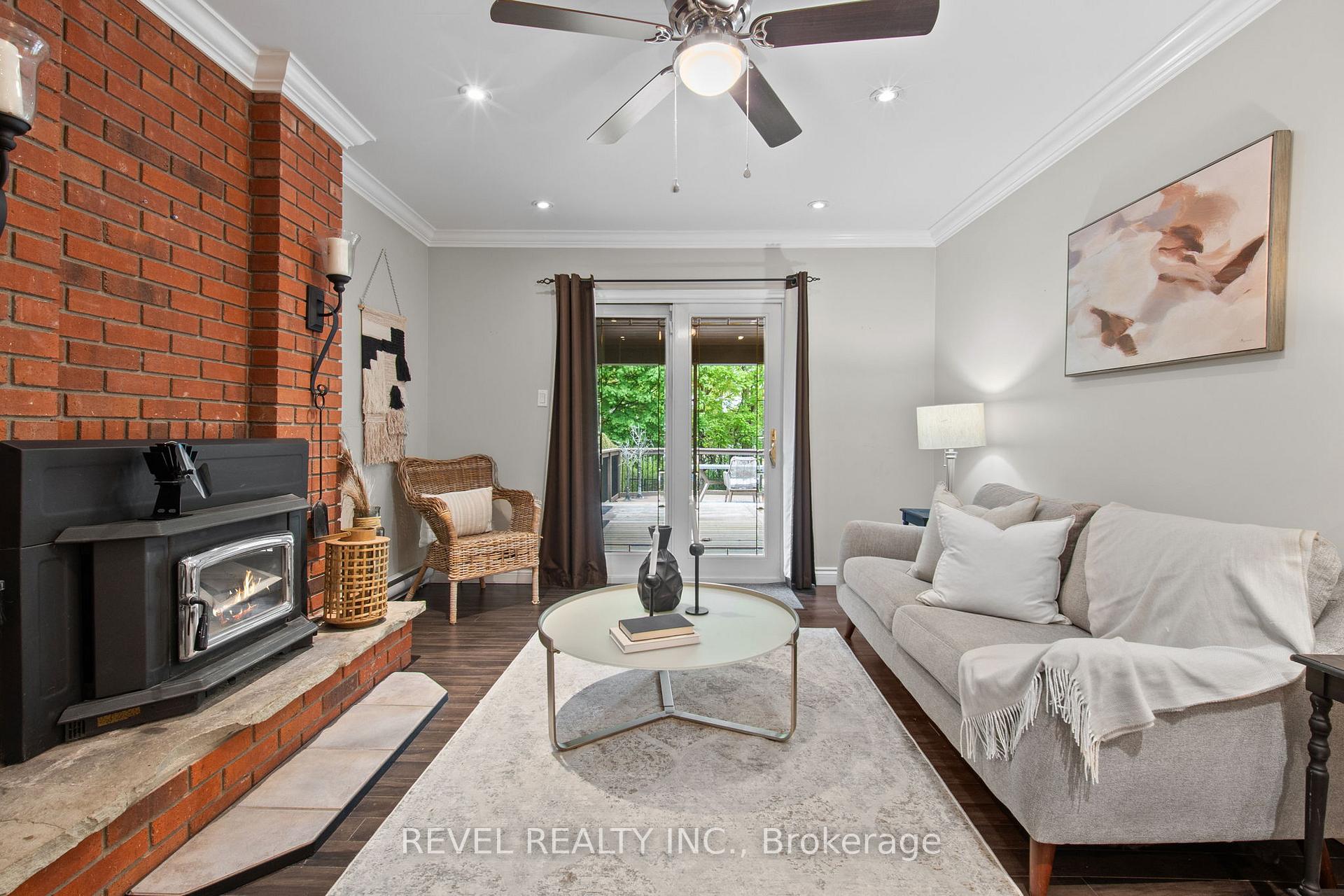 Photo 11 of 545 Charrington Avenue, Oshawa, Centennial — HOMEH