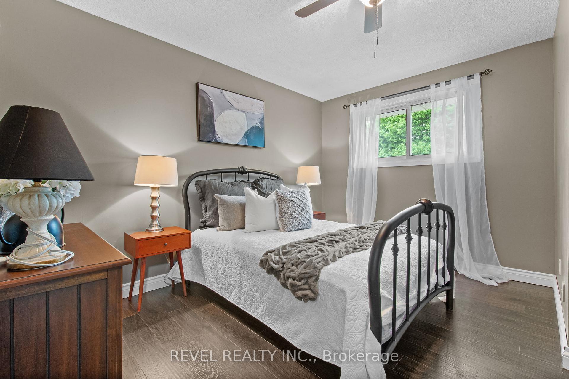 Photo 28 of 545 Charrington Avenue, Oshawa, Centennial — HOMEH