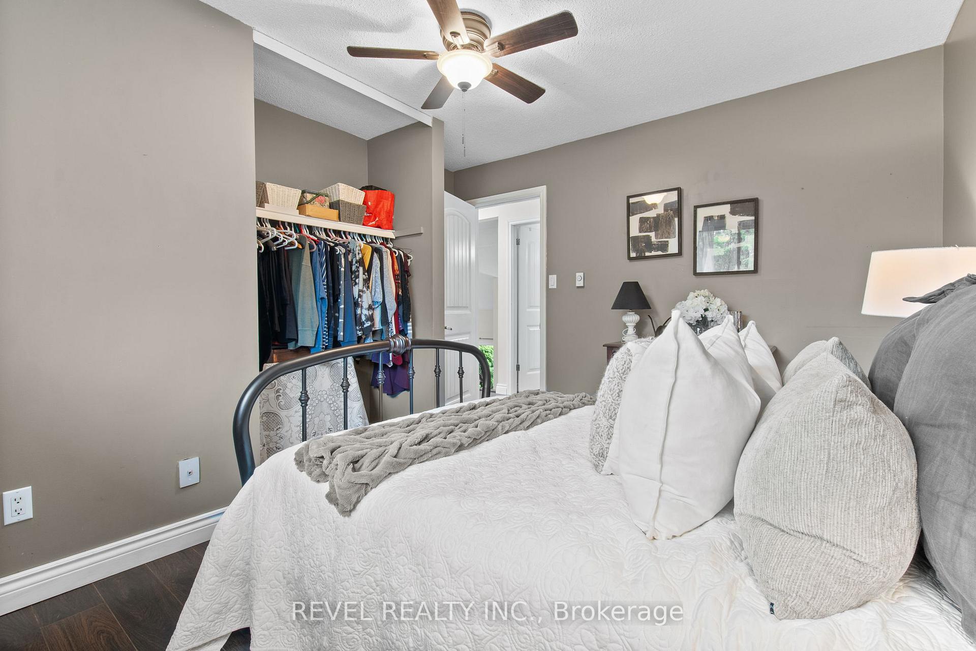 Photo 24 of 545 Charrington Avenue, Oshawa, Centennial — HOMEH