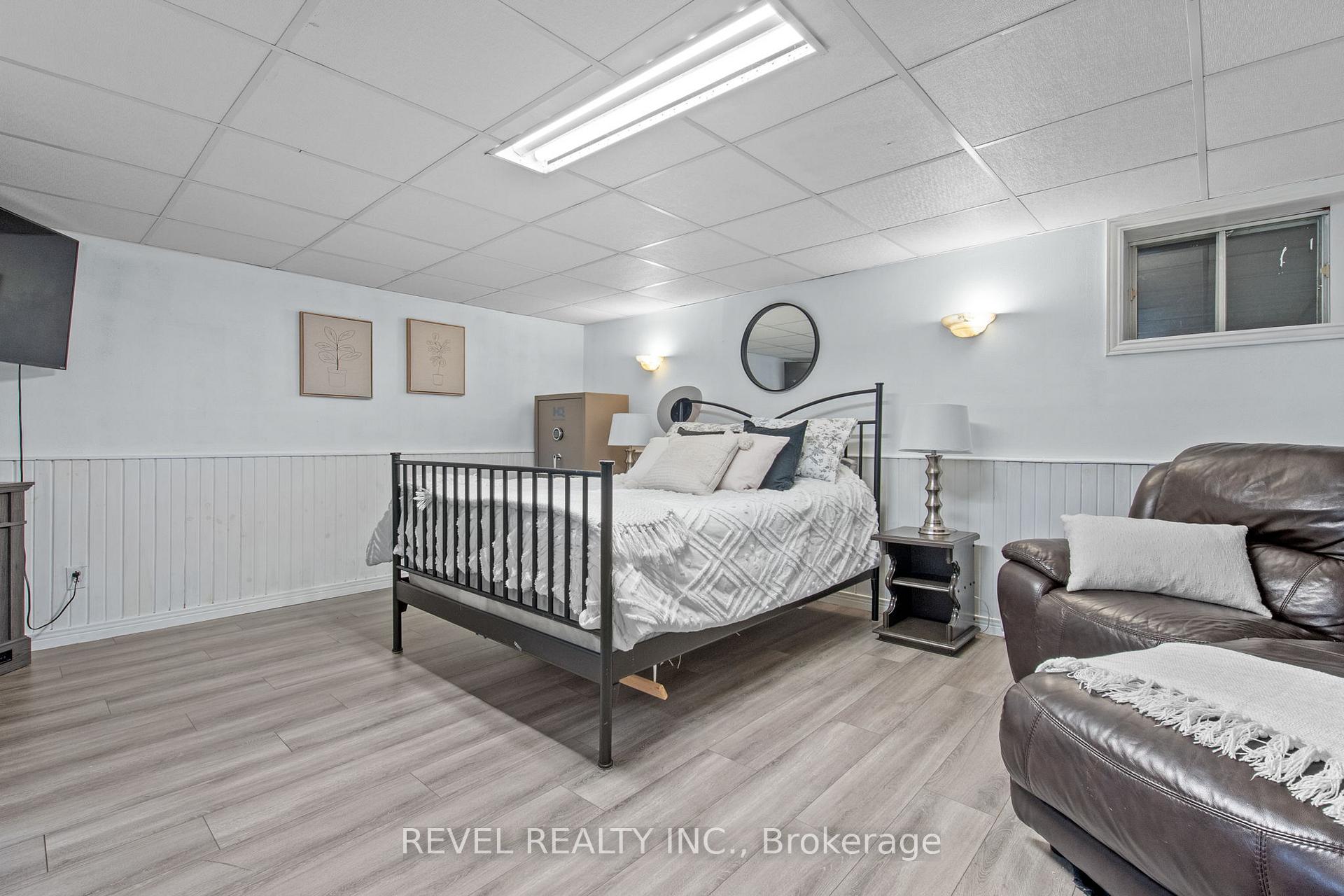 Photo 30 of 545 Charrington Avenue, Oshawa, Centennial — HOMEH