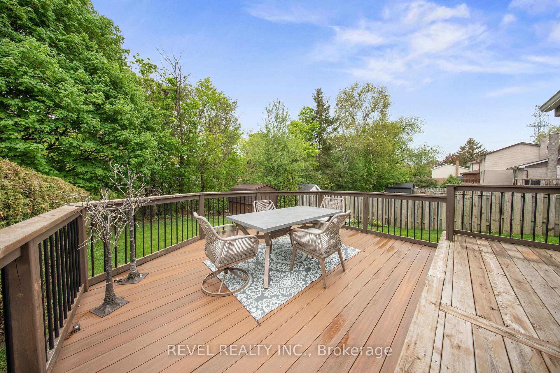 Photo 34 of 545 Charrington Avenue, Oshawa, Centennial — HOMEH