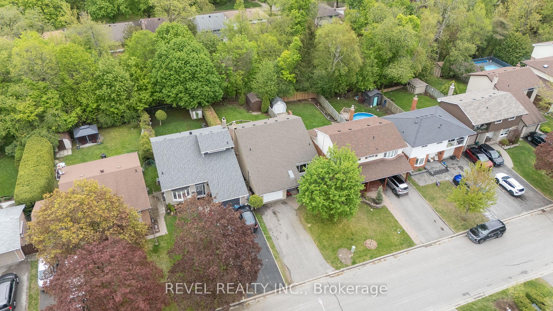 Photo 44 of 545 Charrington Avenue, Oshawa, Centennial — HOMEH