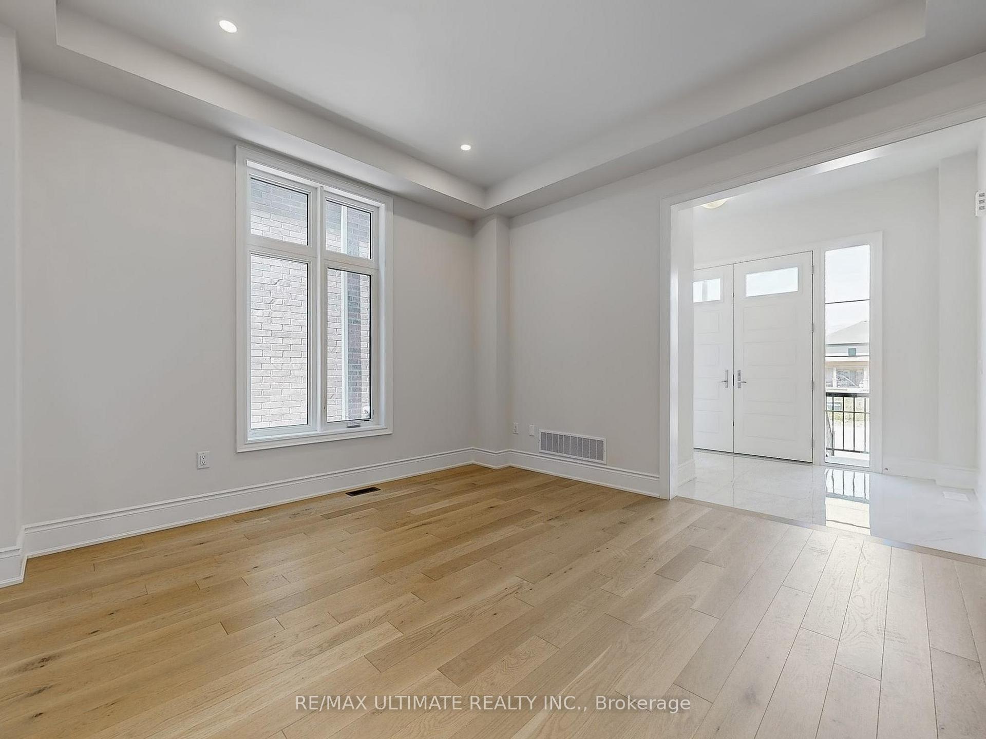 Photo 5 of 156 Winthrop Crescent, Vaughan, Vellore Village — HOMEH