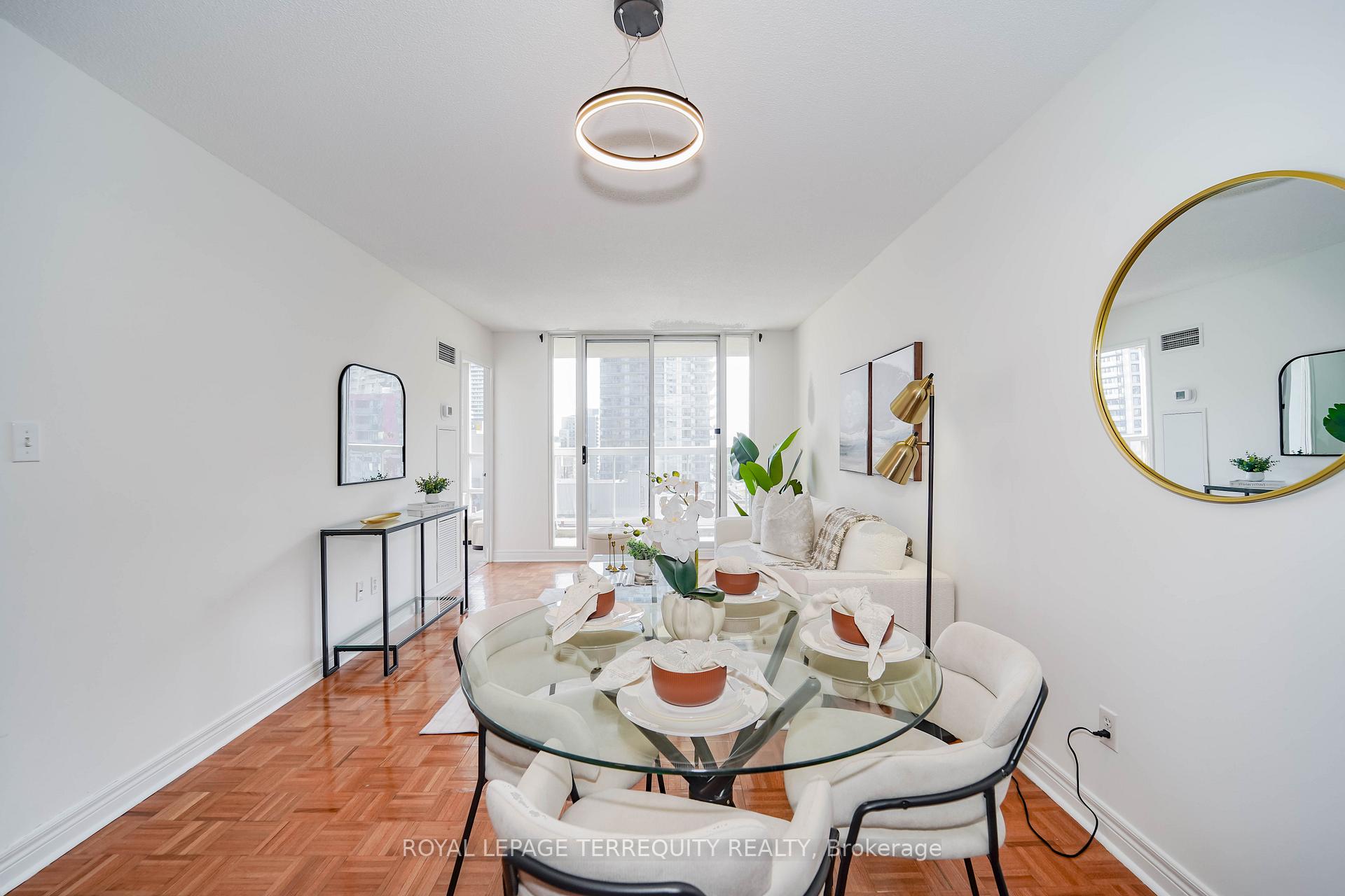 Photo 3 of Unit 1708, 43 Eglinton Avenue E, Toronto, Mount Pleasant West — HOMEH