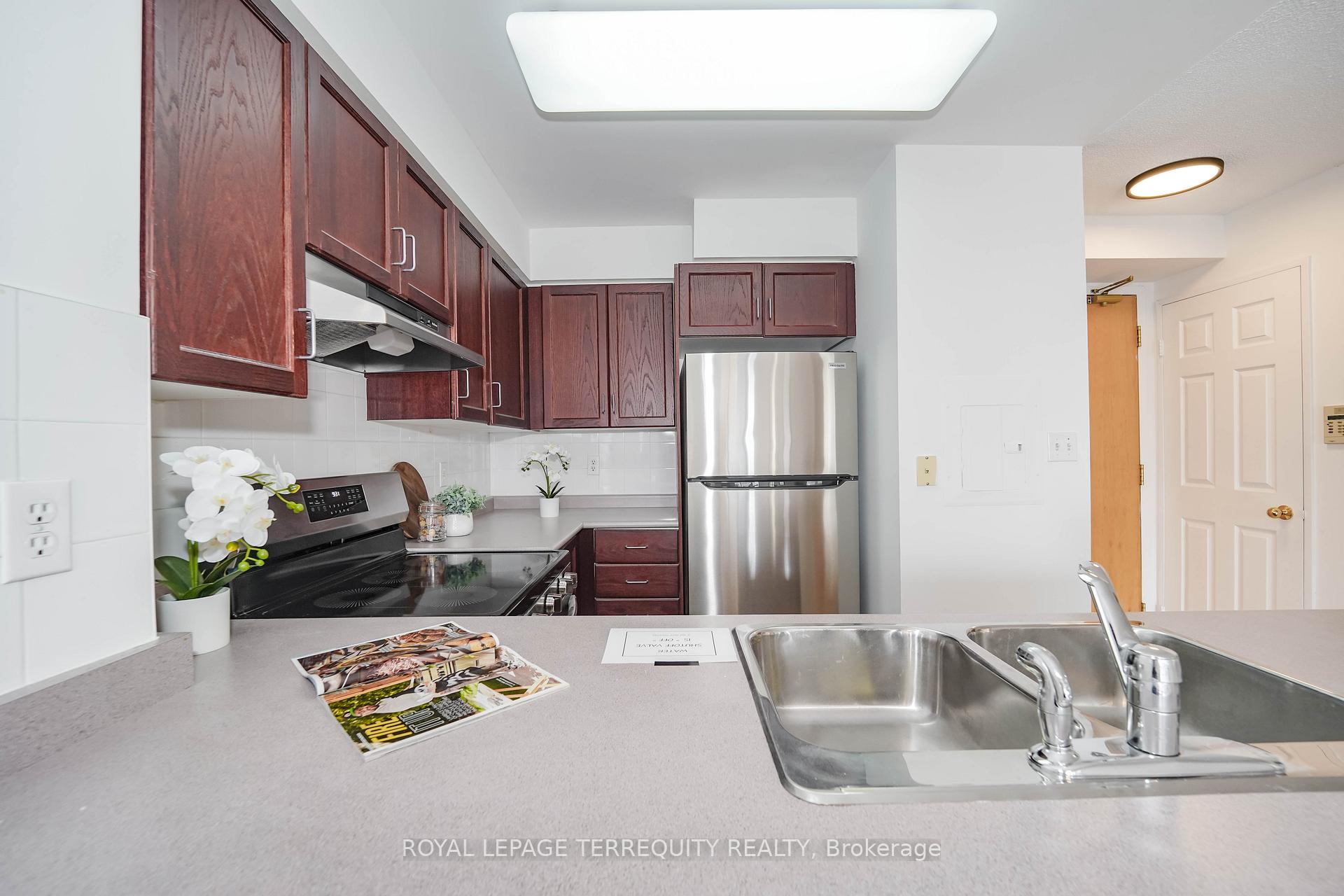 Photo 17 of Unit 1708, 43 Eglinton Avenue E, Toronto, Mount Pleasant West — HOMEH