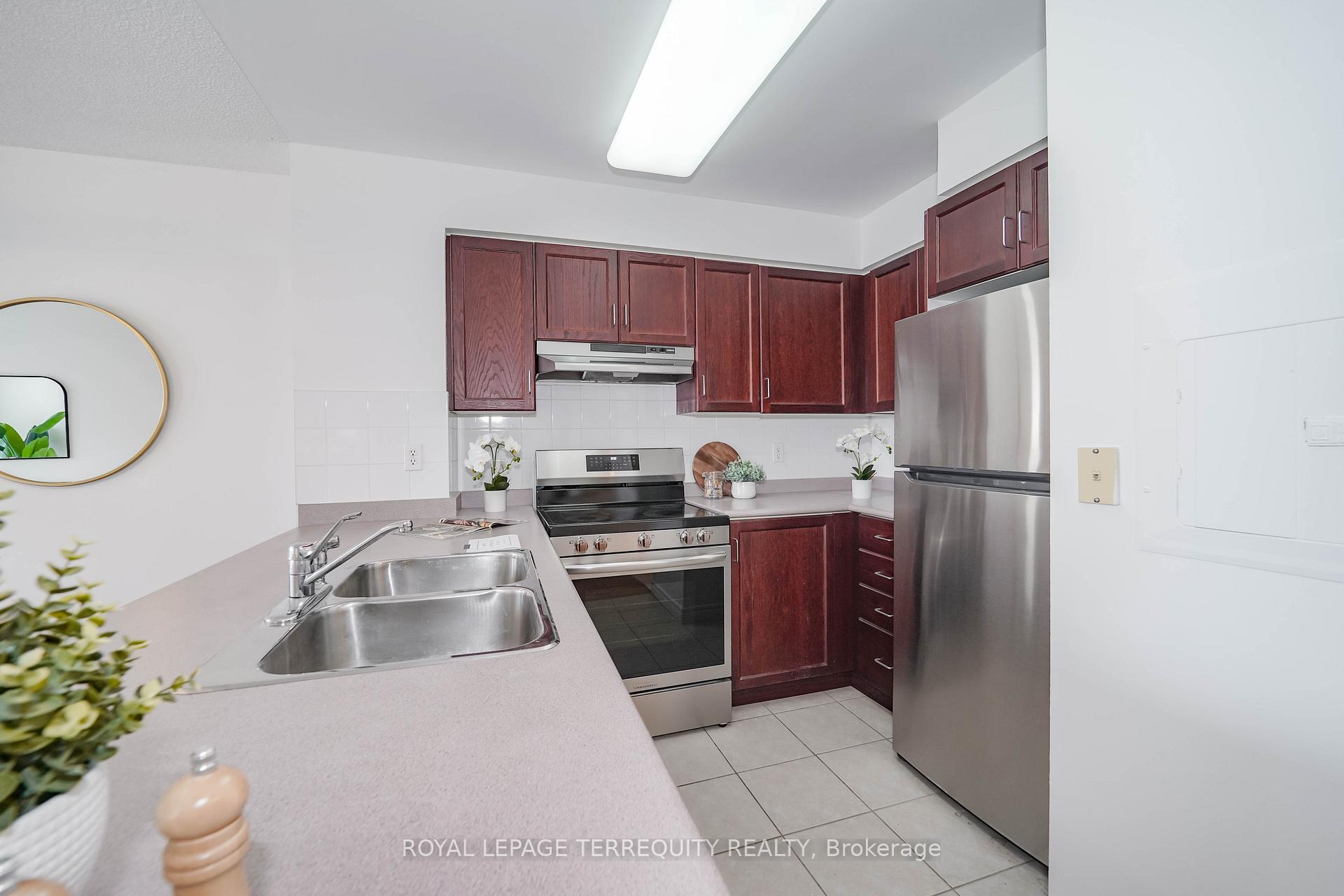 Photo 10 of Unit 1708, 43 Eglinton Avenue E, Toronto, Mount Pleasant West — HOMEH