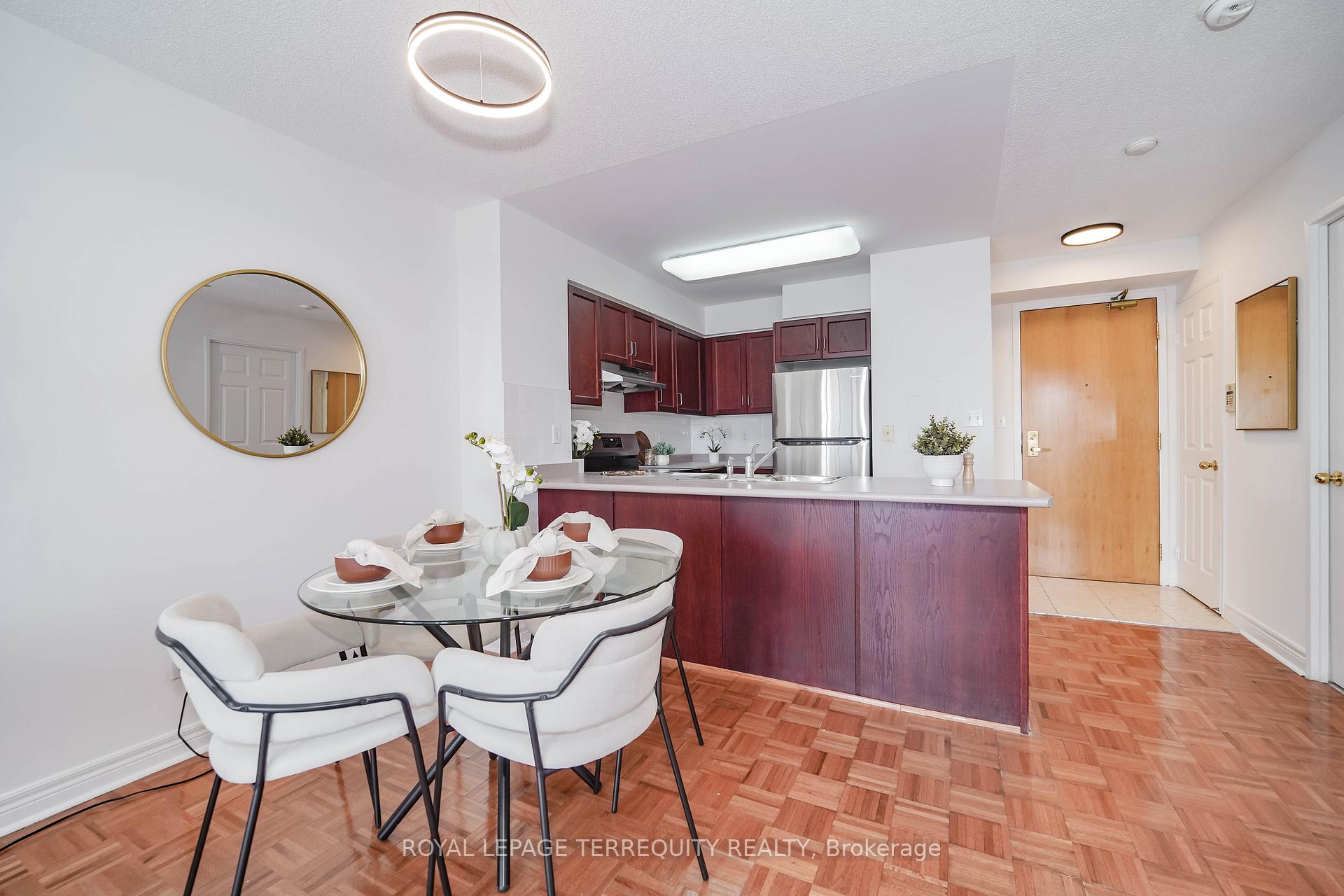 Photo 15 of Unit 1708, 43 Eglinton Avenue E, Toronto, Mount Pleasant West — HOMEH