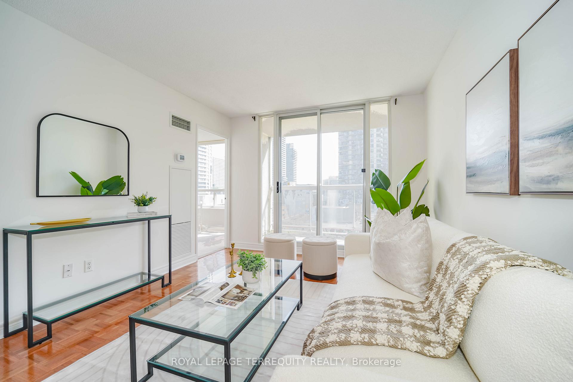 Photo 18 of Unit 1708, 43 Eglinton Avenue E, Toronto, Mount Pleasant West — HOMEH