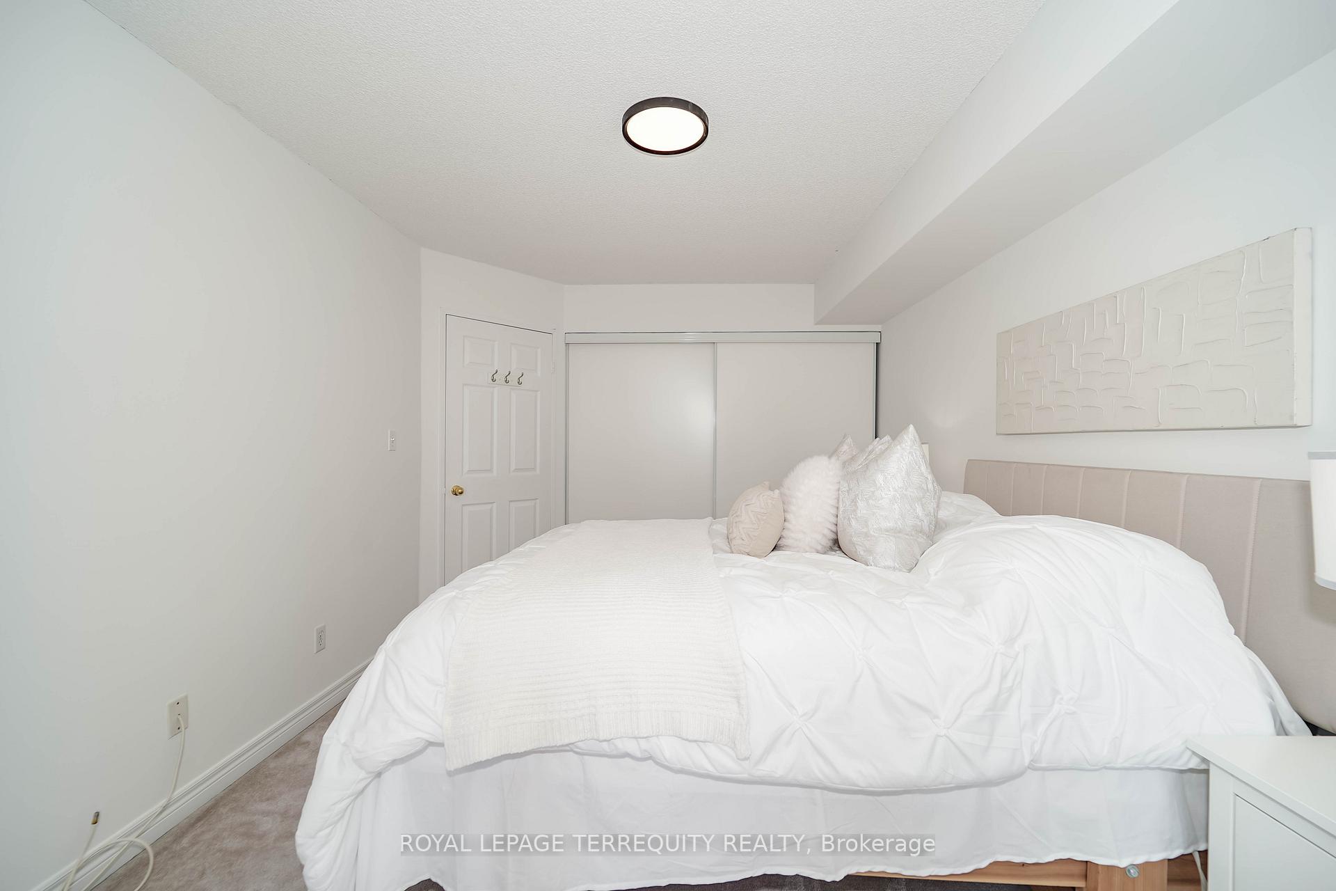 Photo 23 of Unit 1708, 43 Eglinton Avenue E, Toronto, Mount Pleasant West — HOMEH