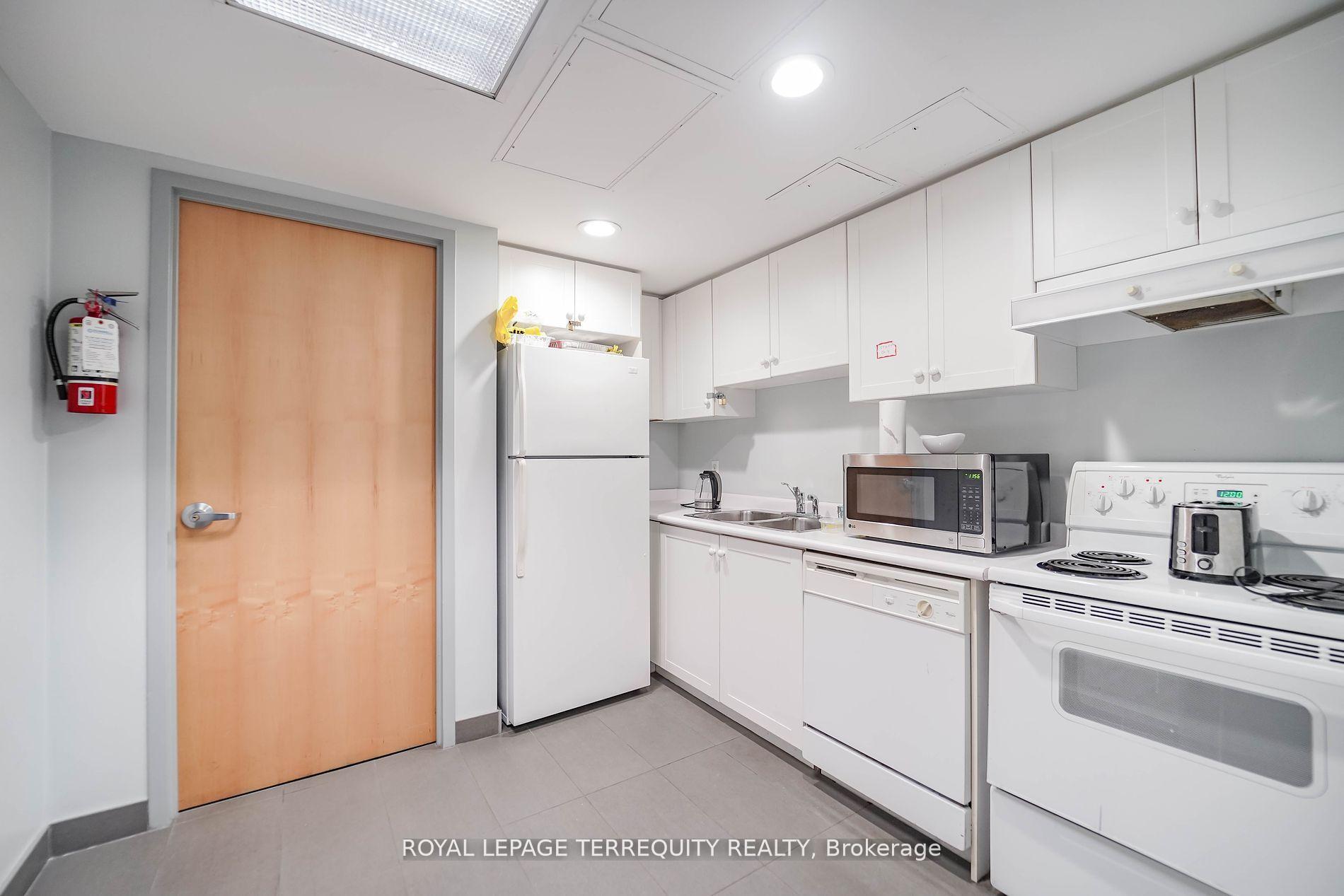 Photo 31 of Unit 1708, 43 Eglinton Avenue E, Toronto, Mount Pleasant West — HOMEH