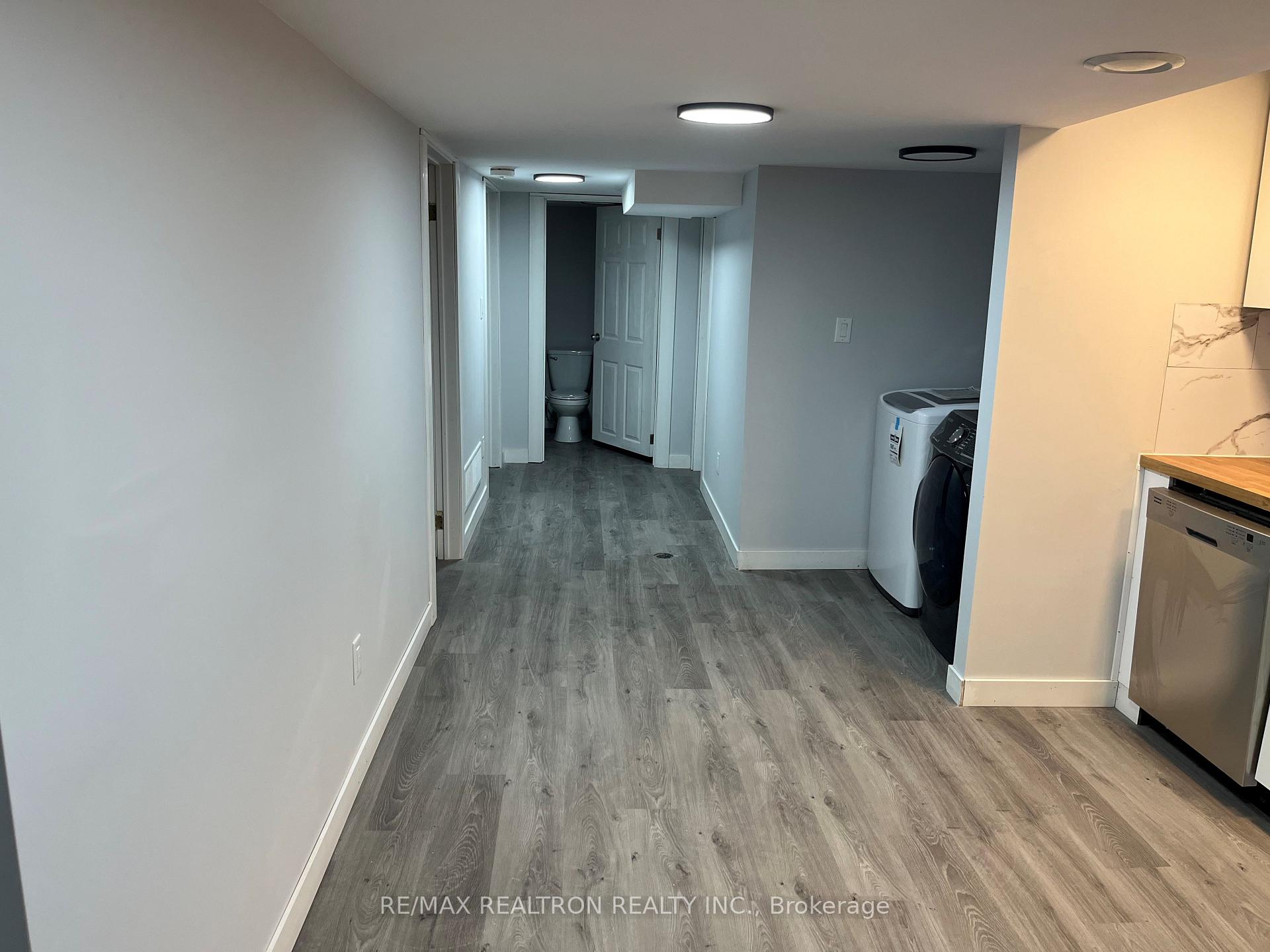 Photo 4 of 31 Carr Drive, Barrie, Northwest — HOMEH