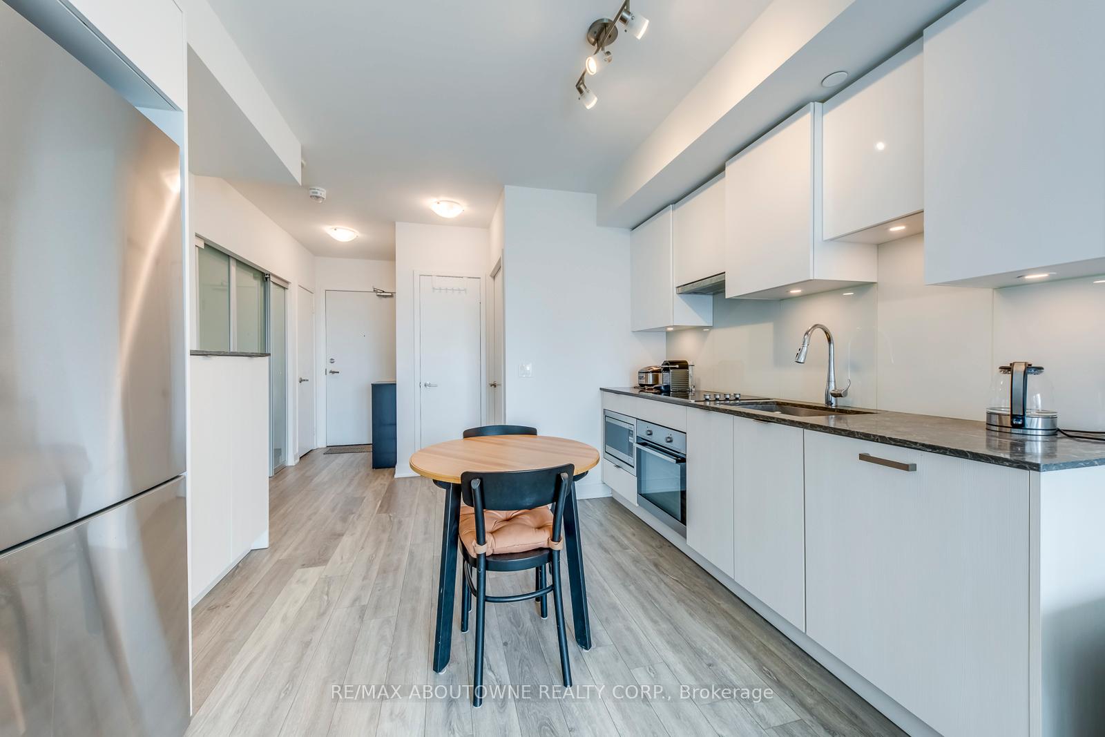 Photo 5 of Unit 1505, 195 Redpath Avenue, Toronto, Mount Pleasant West — HOMEH
