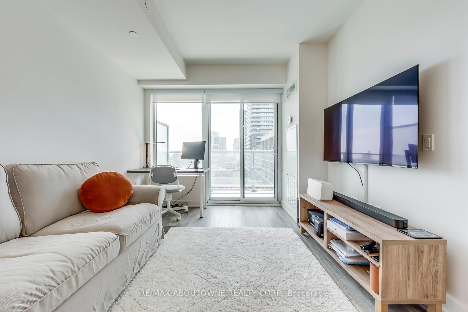 Photo 10 of Unit 1505, 195 Redpath Avenue, Toronto, Mount Pleasant West — HOMEH