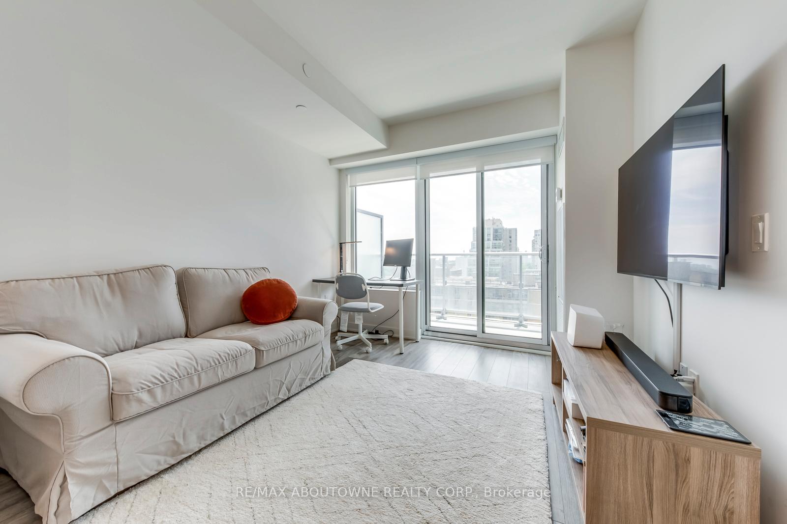 Photo 12 of Unit 1505, 195 Redpath Avenue, Toronto, Mount Pleasant West — HOMEH
