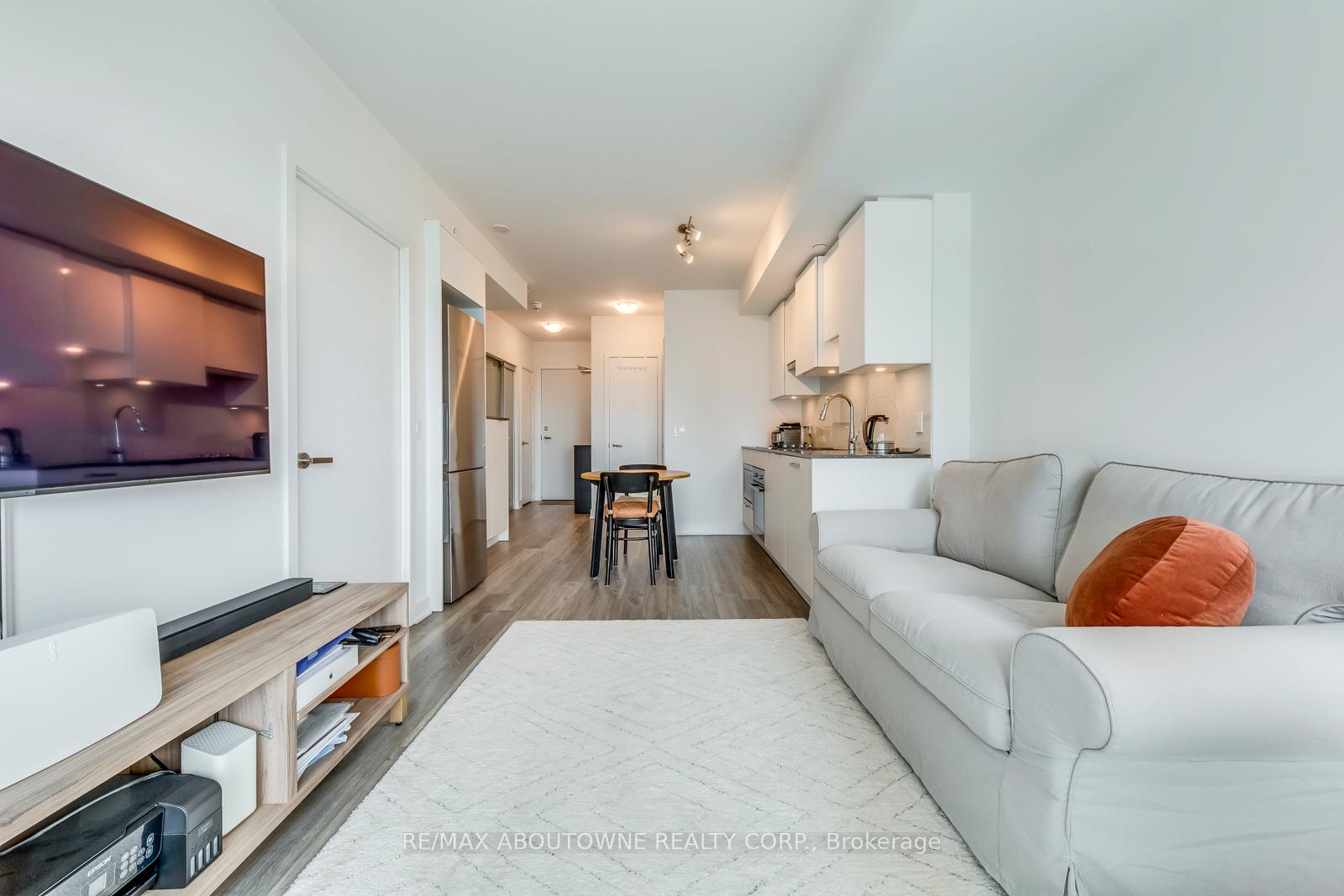 Photo 4 of Unit 1505, 195 Redpath Avenue, Toronto, Mount Pleasant West — HOMEH