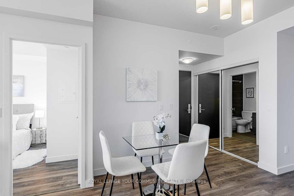 Photo 6 of Unit 5607, 8 Eglinton Avenue E, Toronto, Yonge-Eglinton — HOMEH