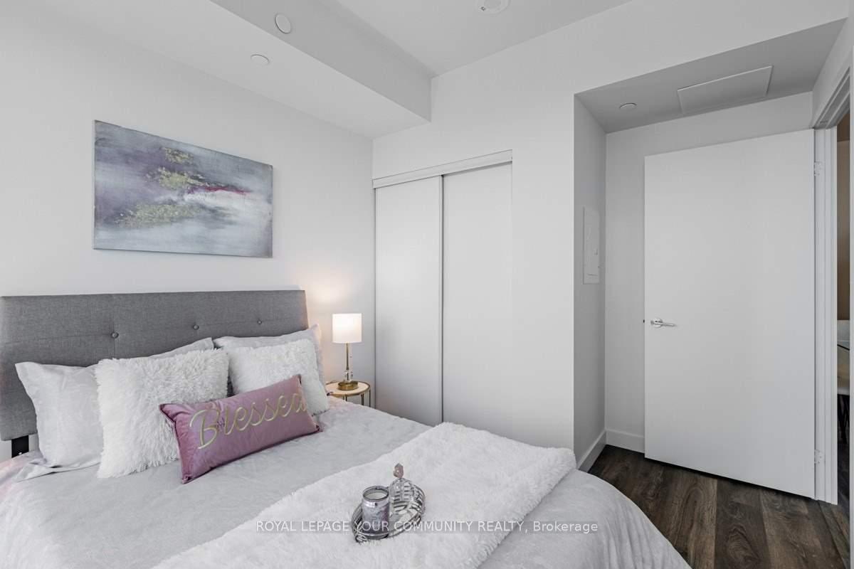 Photo 9 of Unit 5607, 8 Eglinton Avenue E, Toronto, Yonge-Eglinton — HOMEH