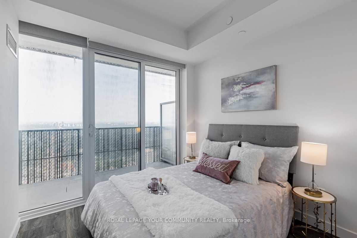 Photo 10 of Unit 5607, 8 Eglinton Avenue E, Toronto, Yonge-Eglinton — HOMEH