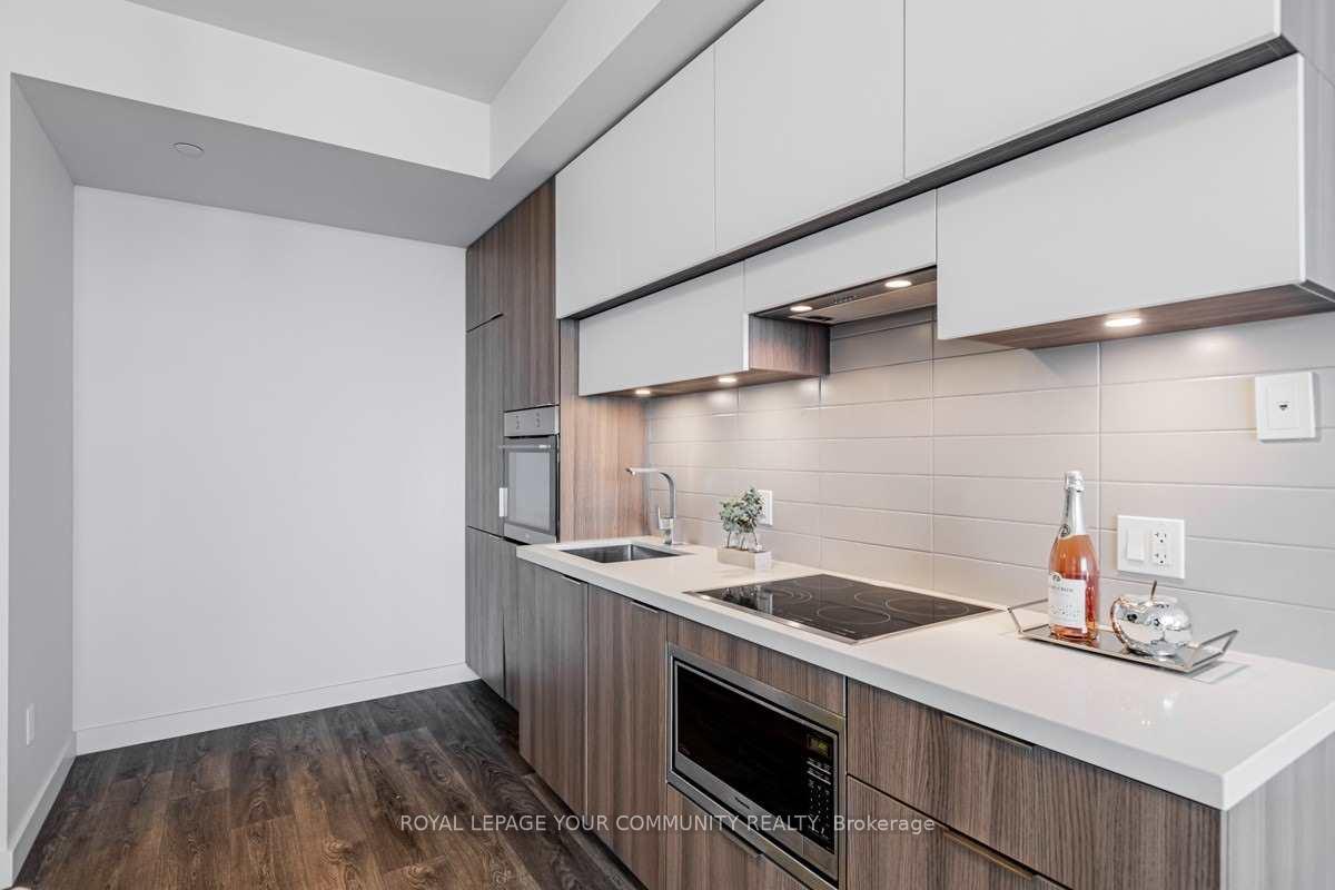 Photo 14 of Unit 5607, 8 Eglinton Avenue E, Toronto, Yonge-Eglinton — HOMEH