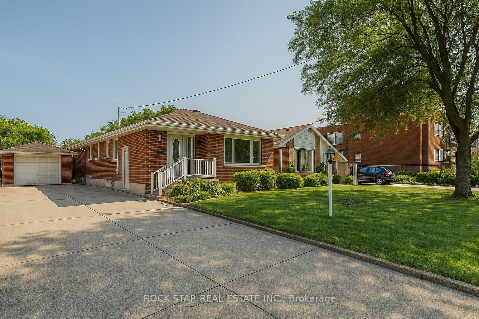 Photo 1 of Unit 1, 967 Mohawk Road E, Hamilton, Huntington — HOMEH