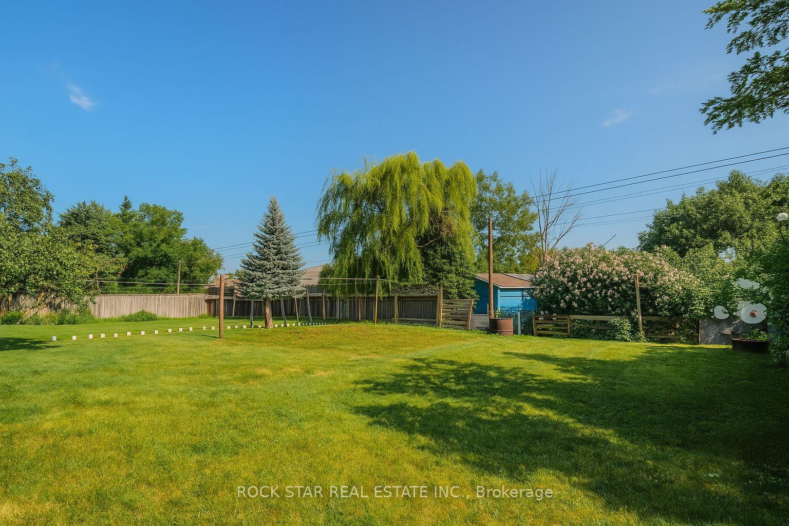 Photo 11 of Unit 1, 967 Mohawk Road E, Hamilton, Huntington — HOMEH