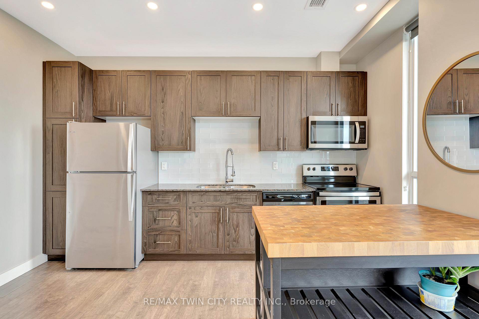 Photo 16 of Unit 1008, 100 Garment Street, Kitchener — HOMEH
