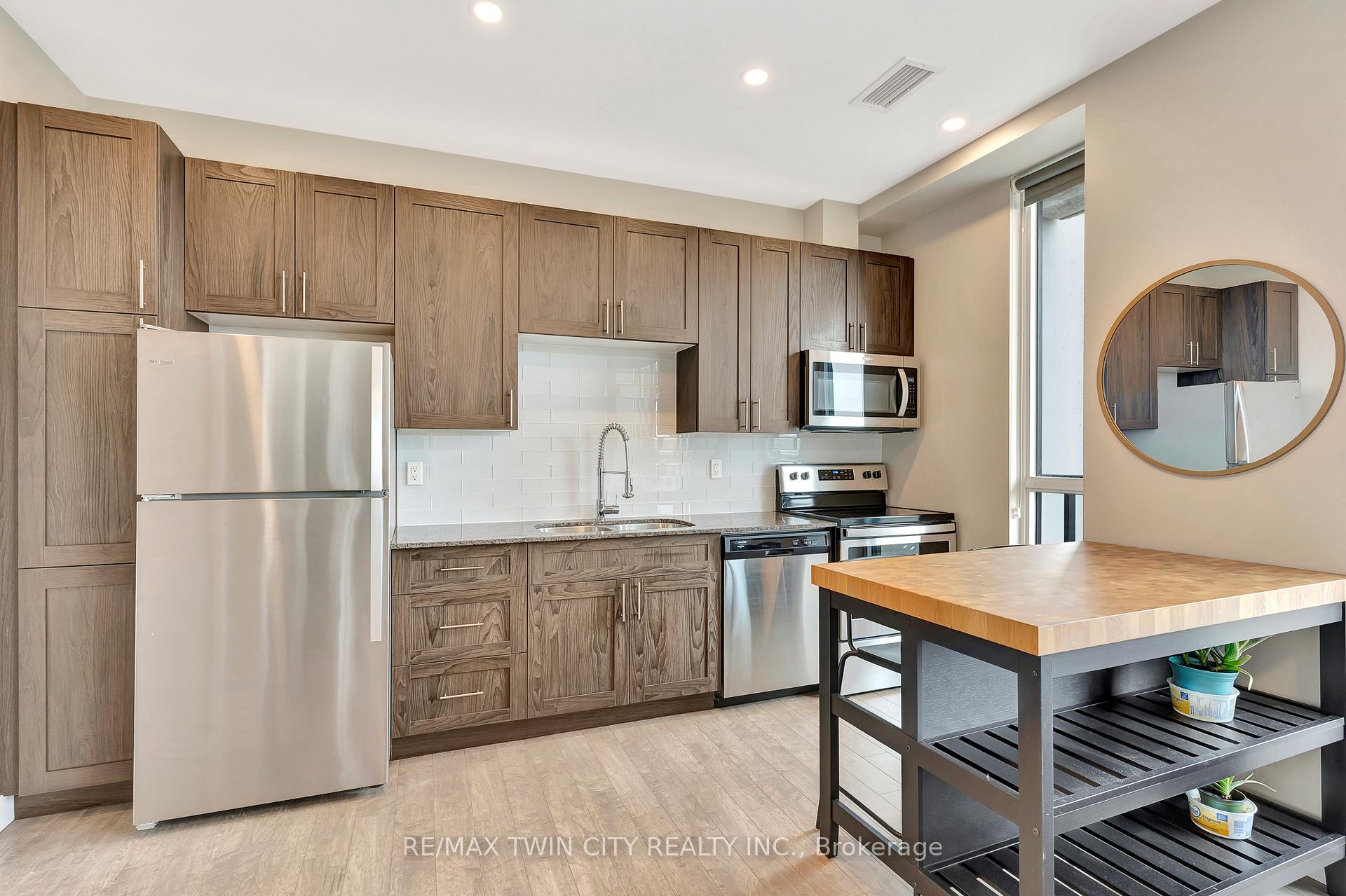Photo 19 of Unit 1008, 100 Garment Street, Kitchener — HOMEH