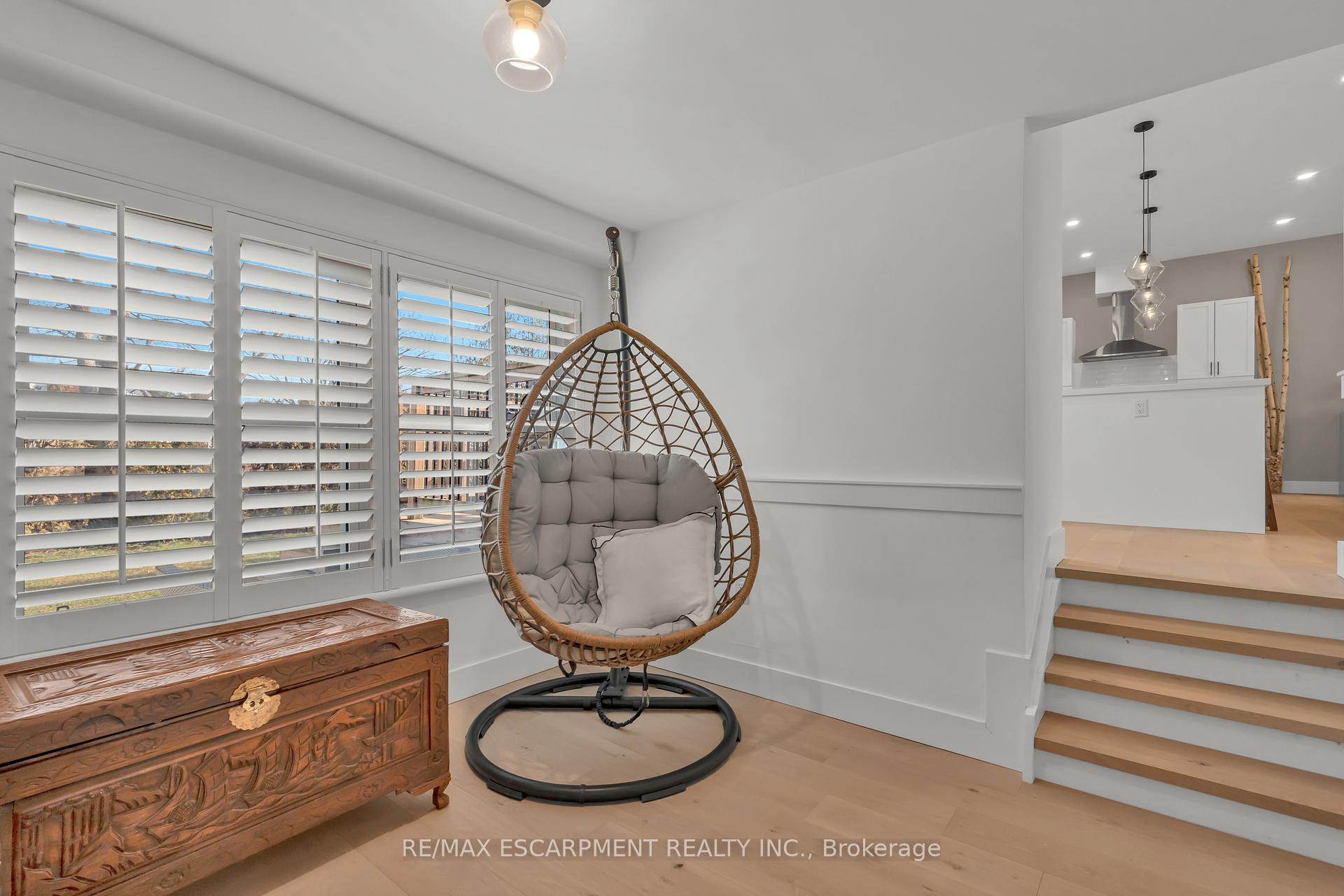 Photo 8 of 192 Delmar Drive, Hamilton, Buchanan — HOMEH