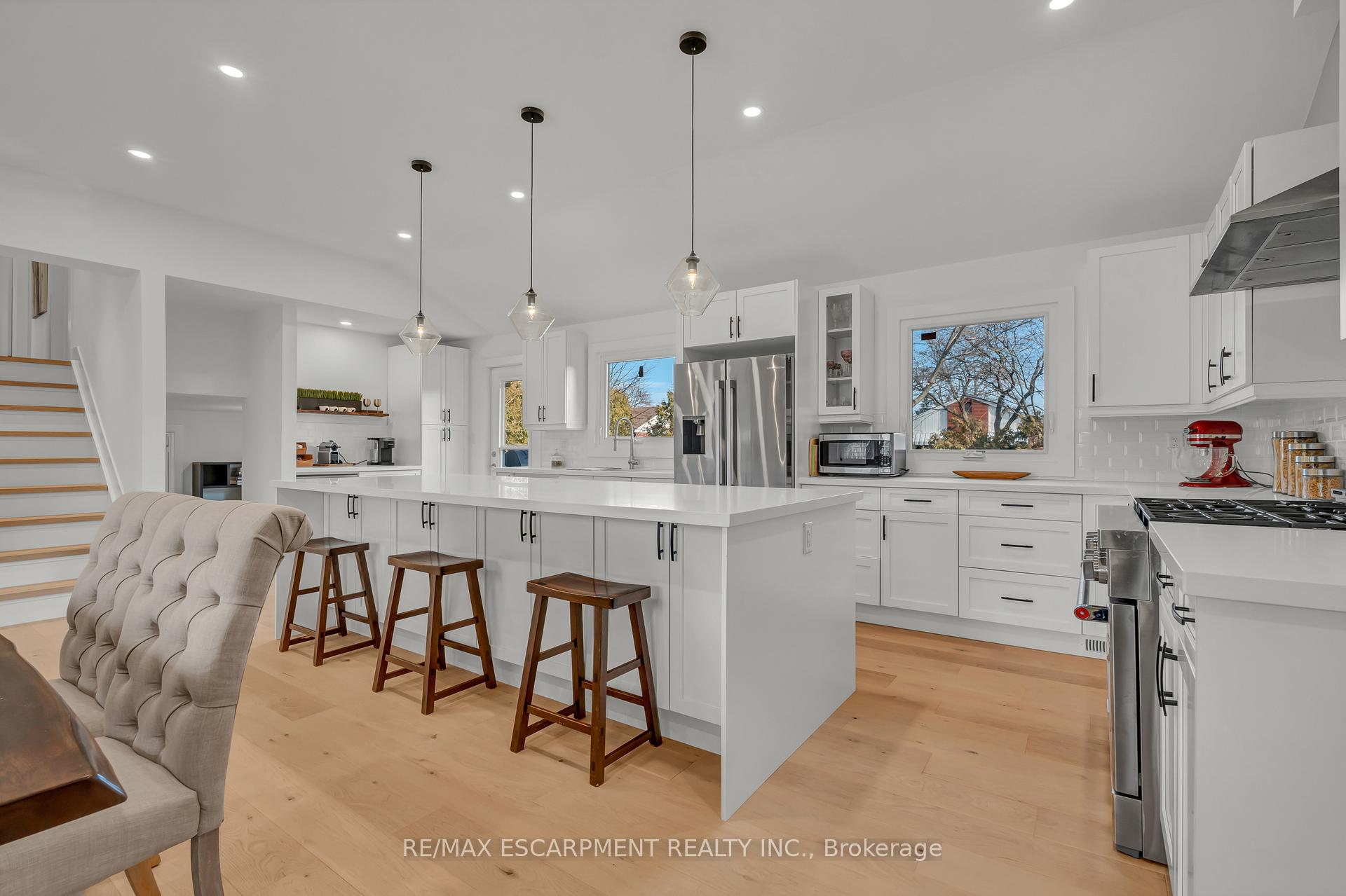 Photo 6 of 192 Delmar Drive, Hamilton, Buchanan — HOMEH