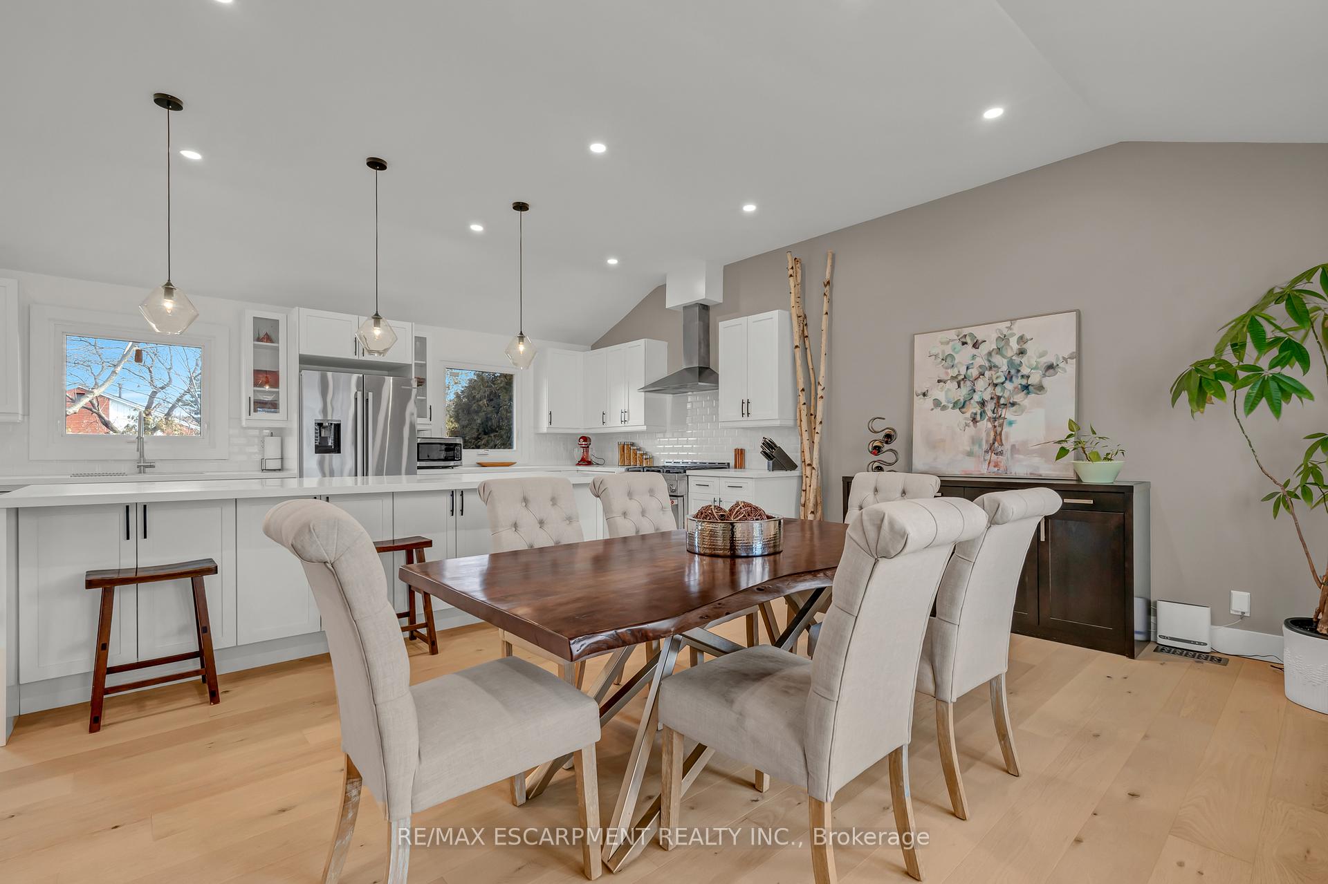 Photo 11 of 192 Delmar Drive, Hamilton, Buchanan — HOMEH