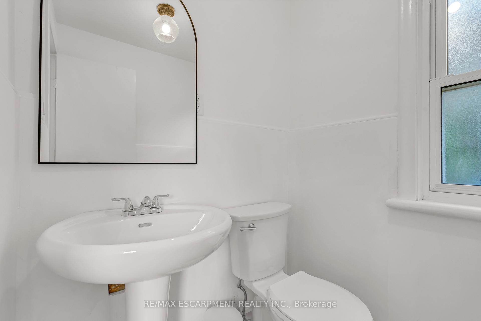 Photo 9 of 192 Delmar Drive, Hamilton, Buchanan — HOMEH