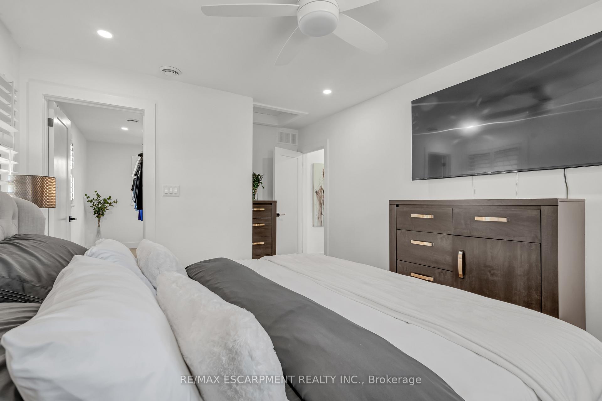 Photo 21 of 192 Delmar Drive, Hamilton, Buchanan — HOMEH