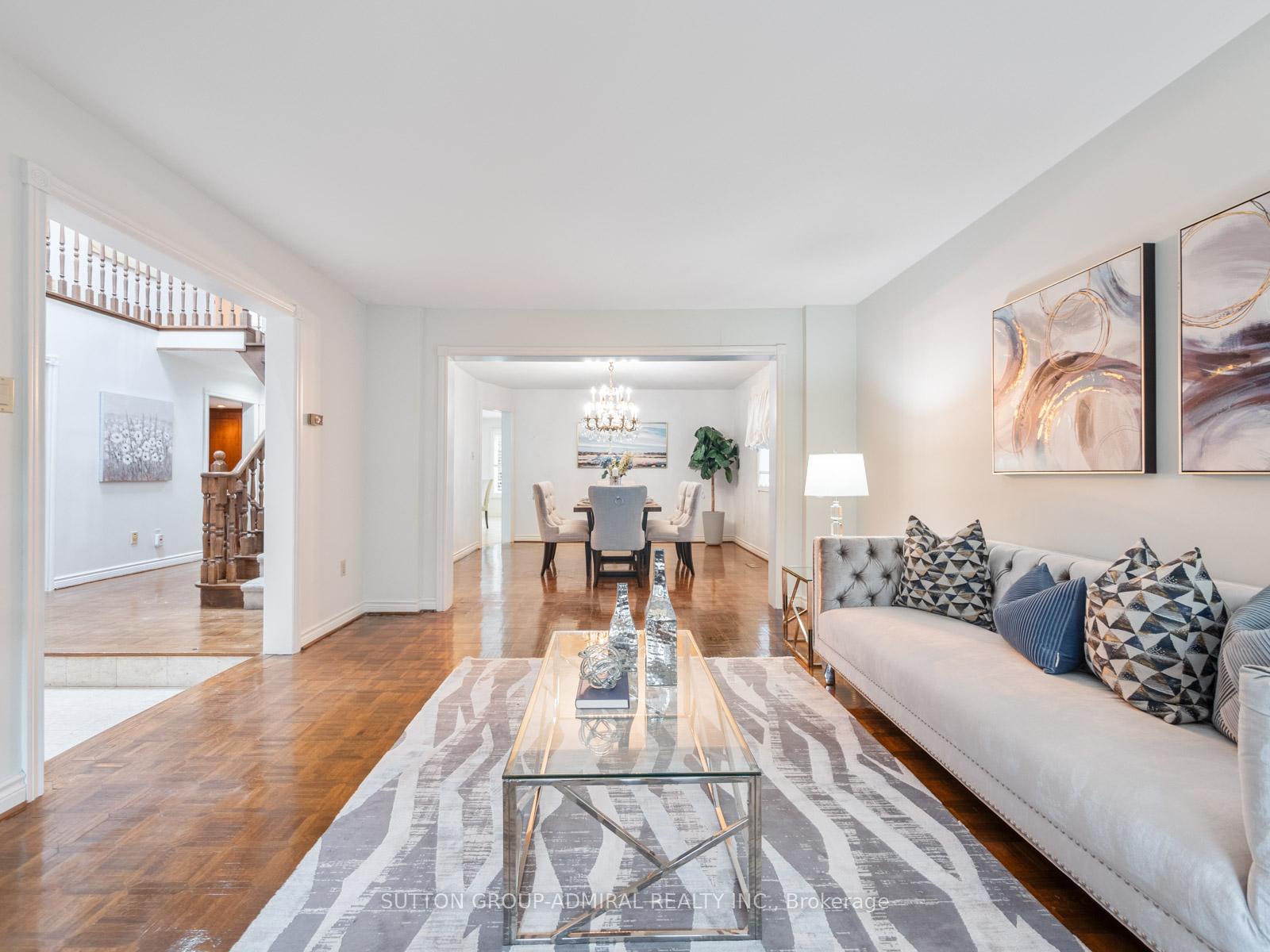 Photo 16 of 582 Spring Gate Boulevard, Vaughan, Crestwood-Springfarm-Yorkhill — HOMEH