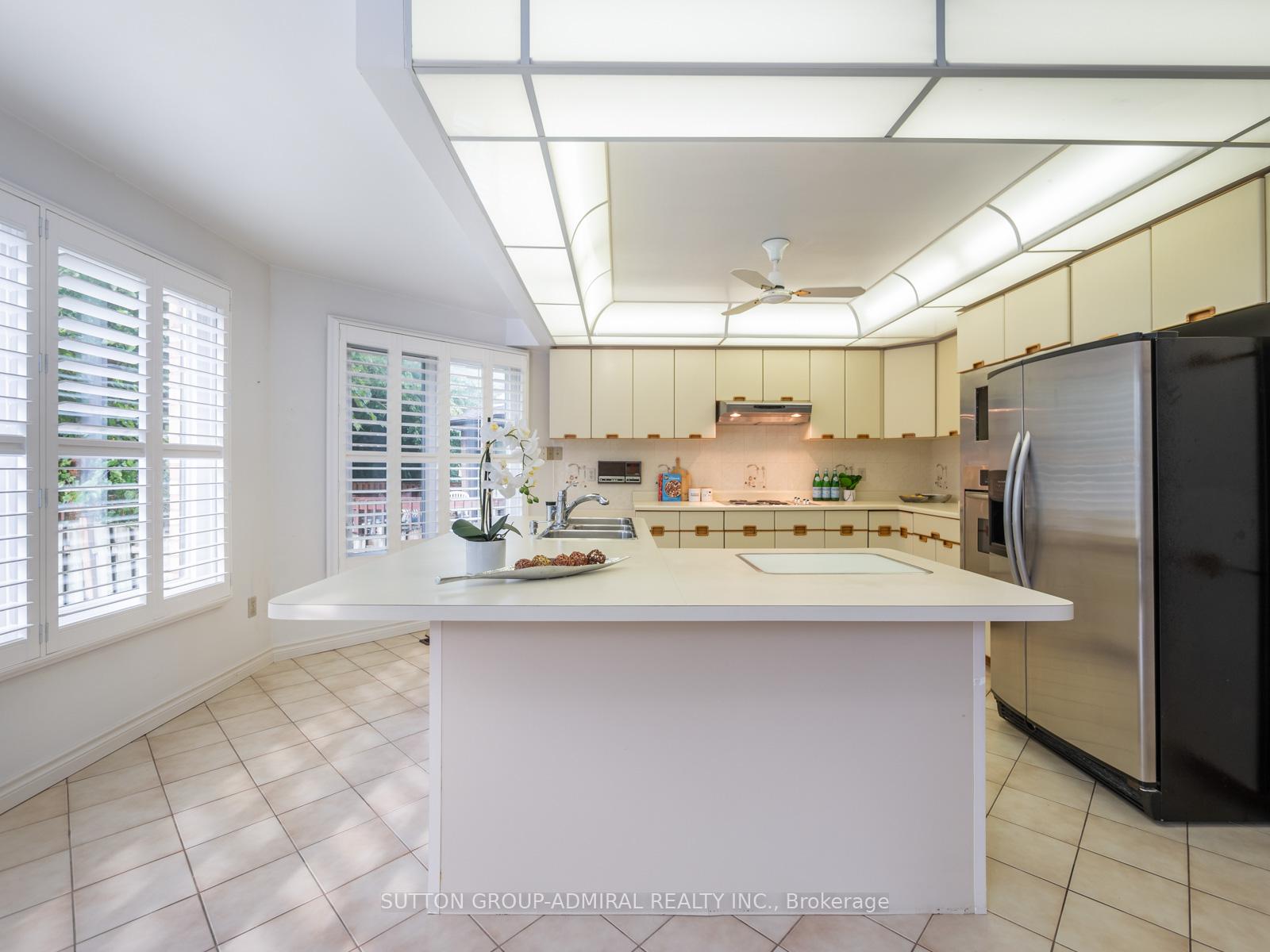 Photo 20 of 582 Spring Gate Boulevard, Vaughan, Crestwood-Springfarm-Yorkhill — HOMEH