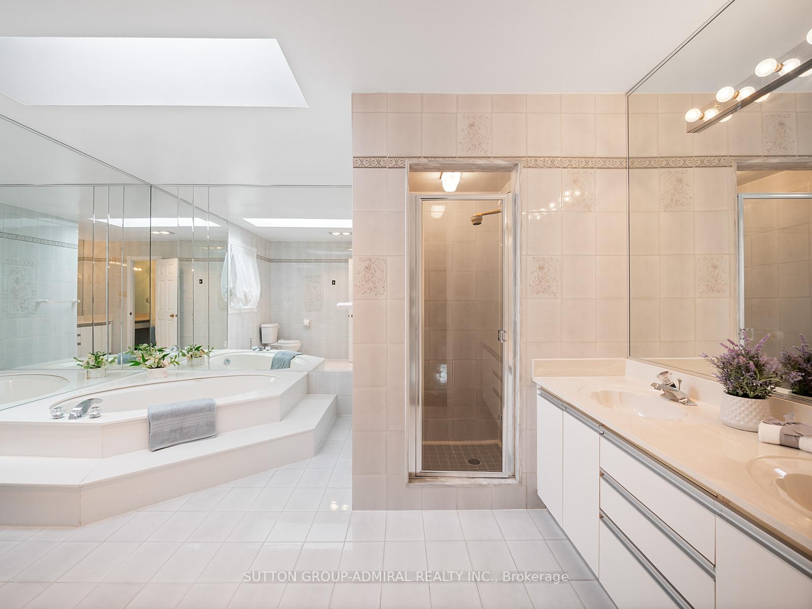 Photo 14 of 582 Spring Gate Boulevard, Vaughan, Crestwood-Springfarm-Yorkhill — HOMEH