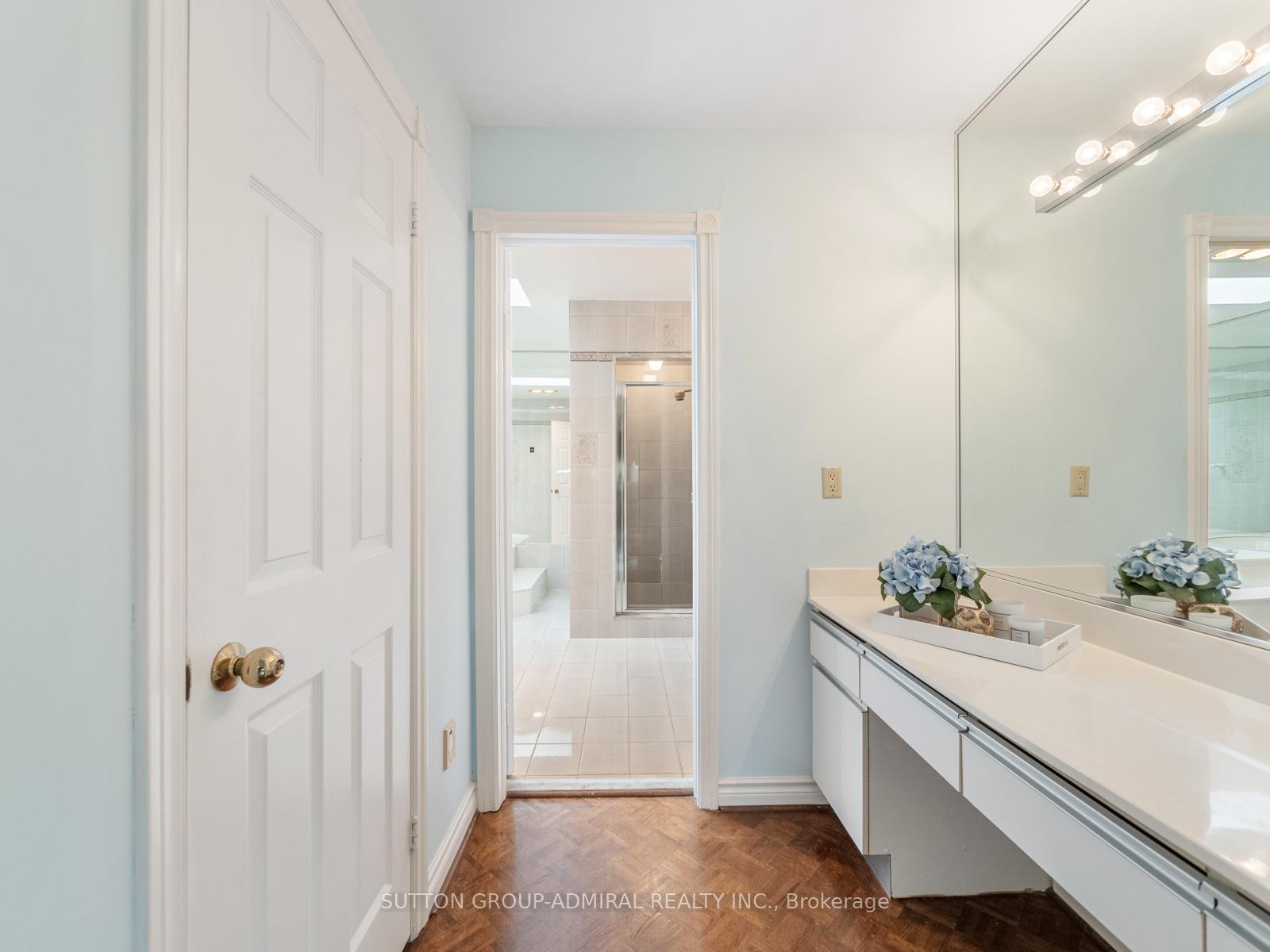 Photo 12 of 582 Spring Gate Boulevard, Vaughan, Crestwood-Springfarm-Yorkhill — HOMEH