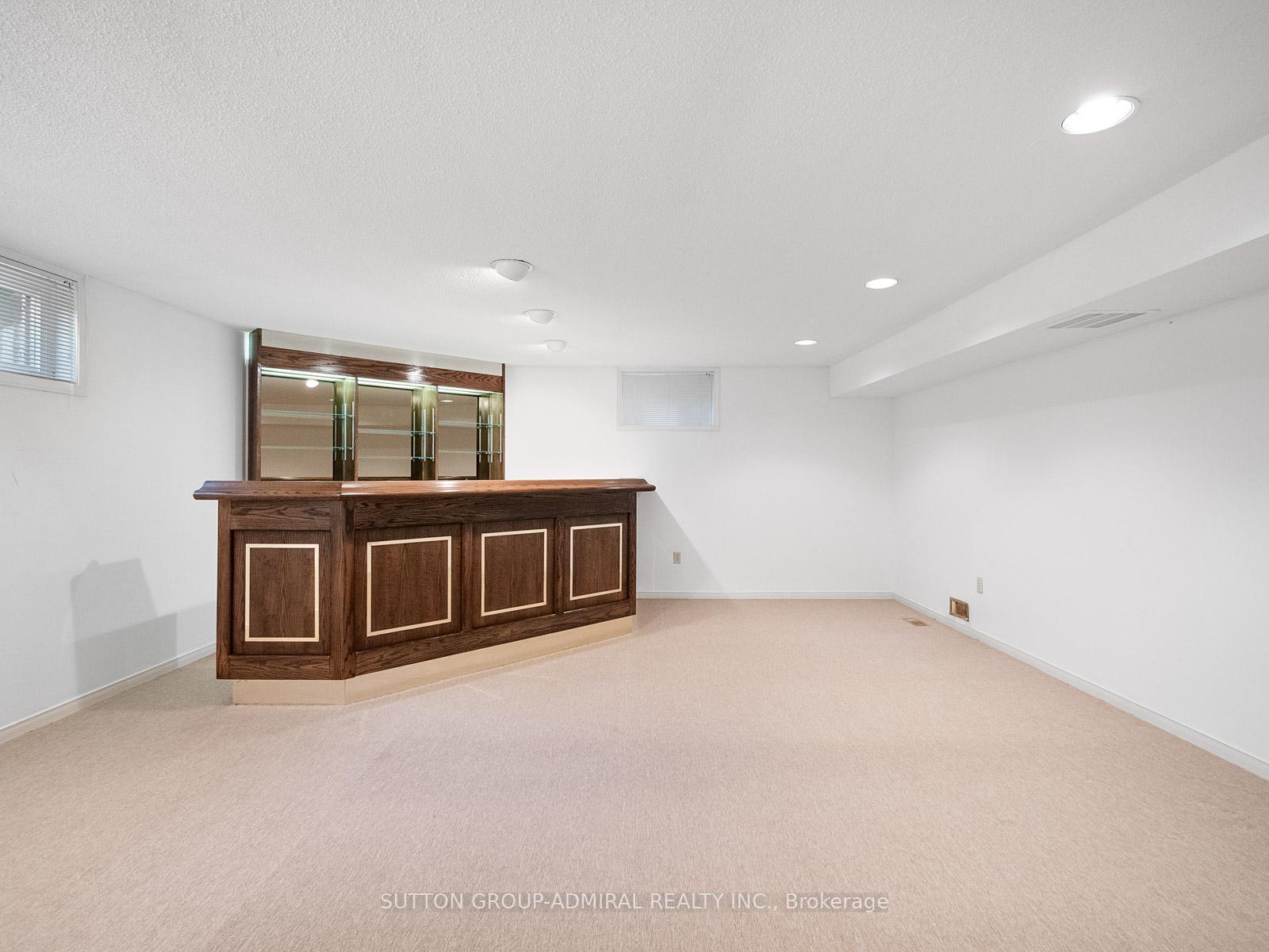 Photo 34 of 582 Spring Gate Boulevard, Vaughan, Crestwood-Springfarm-Yorkhill — HOMEH