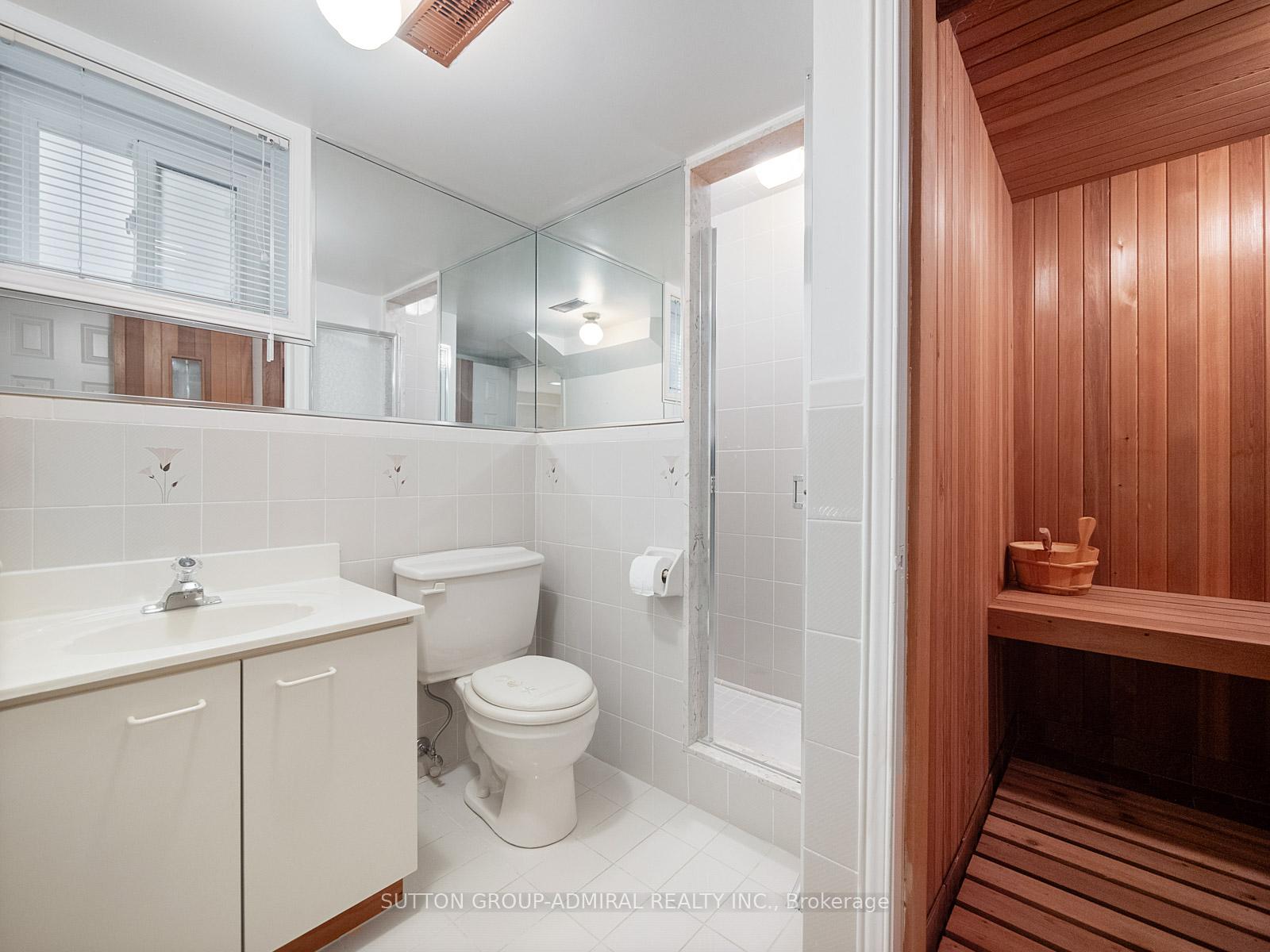 Photo 19 of 582 Spring Gate Boulevard, Vaughan, Crestwood-Springfarm-Yorkhill — HOMEH