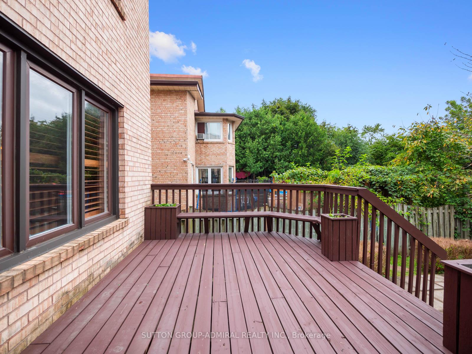 Photo 22 of 582 Spring Gate Boulevard, Vaughan, Crestwood-Springfarm-Yorkhill — HOMEH