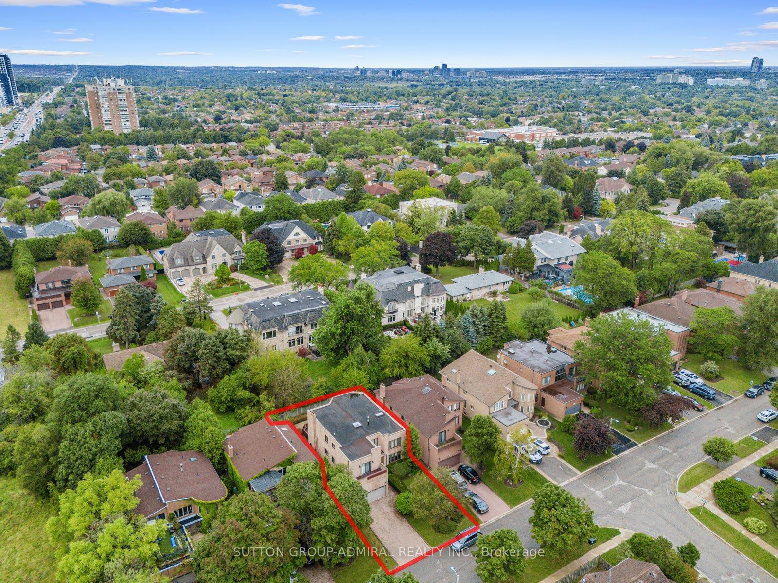 Photo 37 of 582 Spring Gate Boulevard, Vaughan, Crestwood-Springfarm-Yorkhill — HOMEH