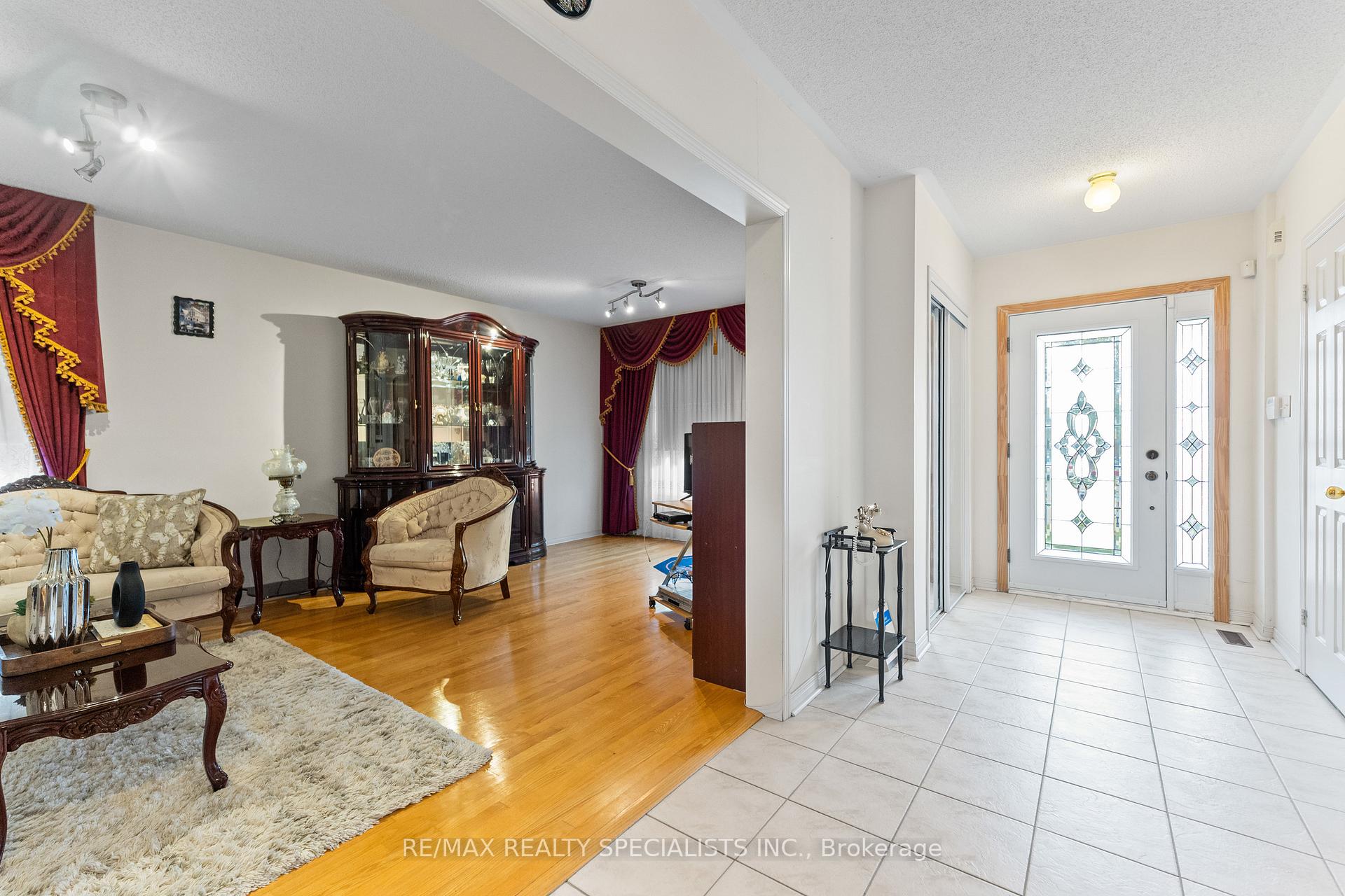 Photo 30 of 77 Loons Call Crescent, Brampton, Sandringham-Wellington — HOMEH