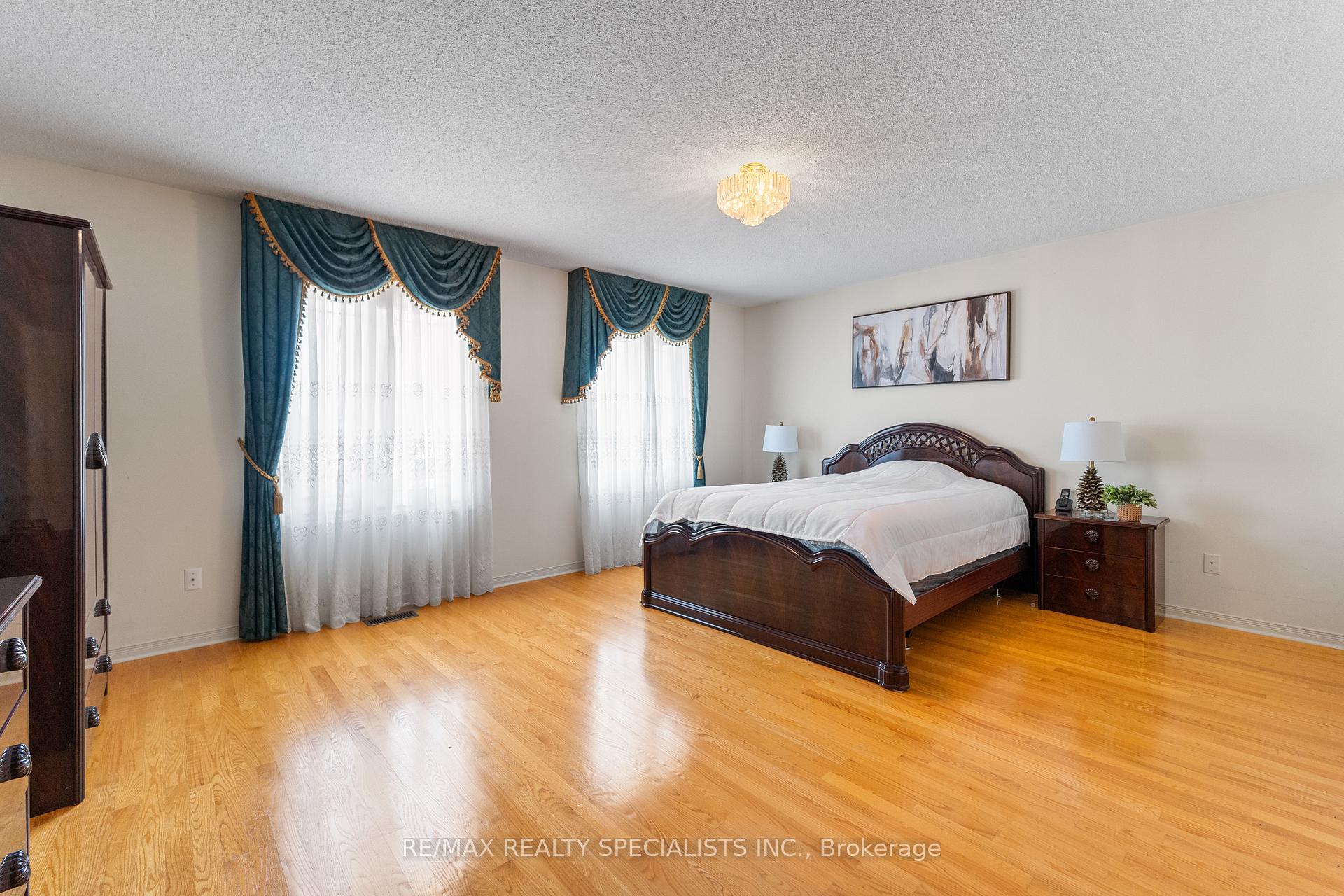 Photo 19 of 77 Loons Call Crescent, Brampton, Sandringham-Wellington — HOMEH