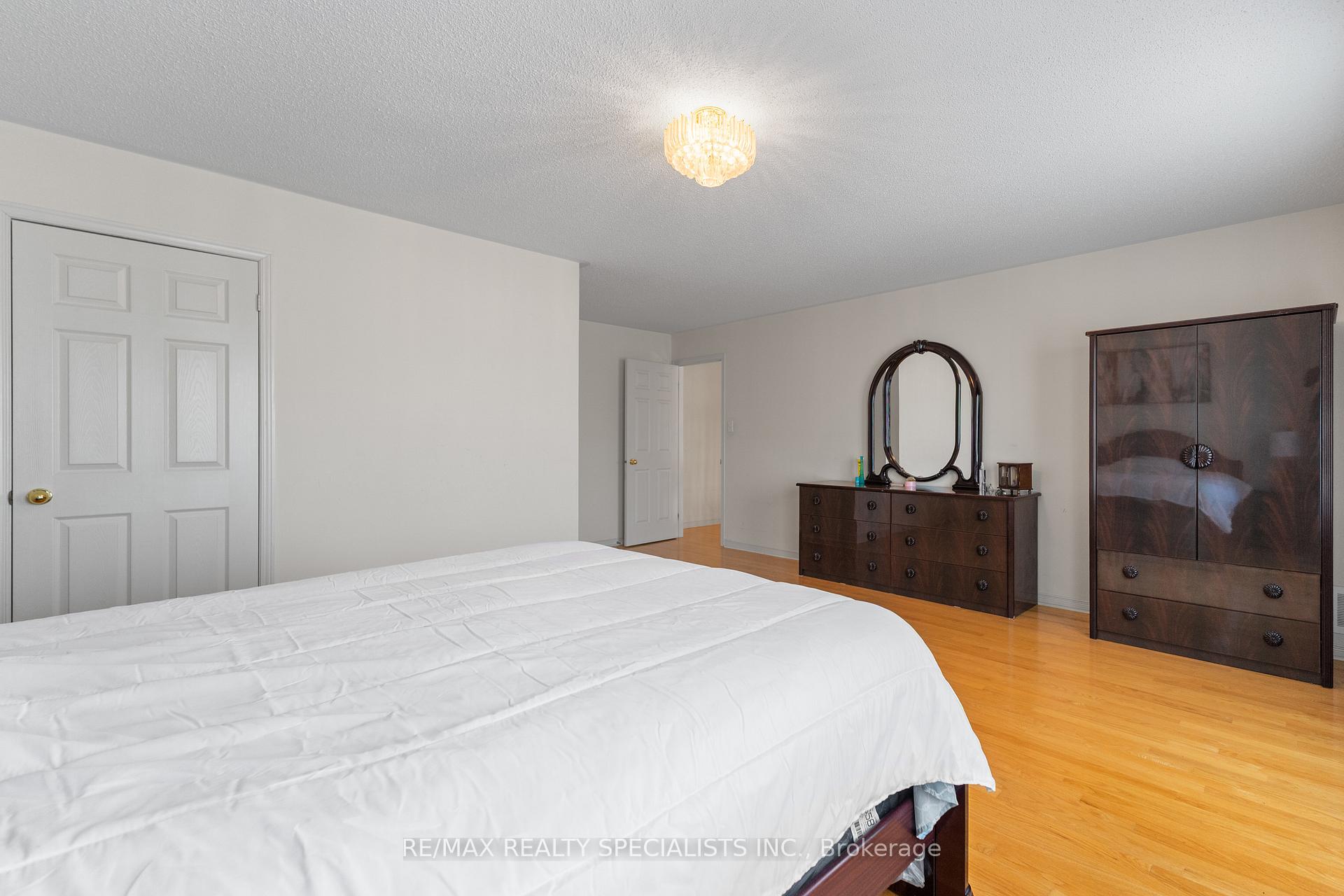 Photo 46 of 77 Loons Call Crescent, Brampton, Sandringham-Wellington — HOMEH