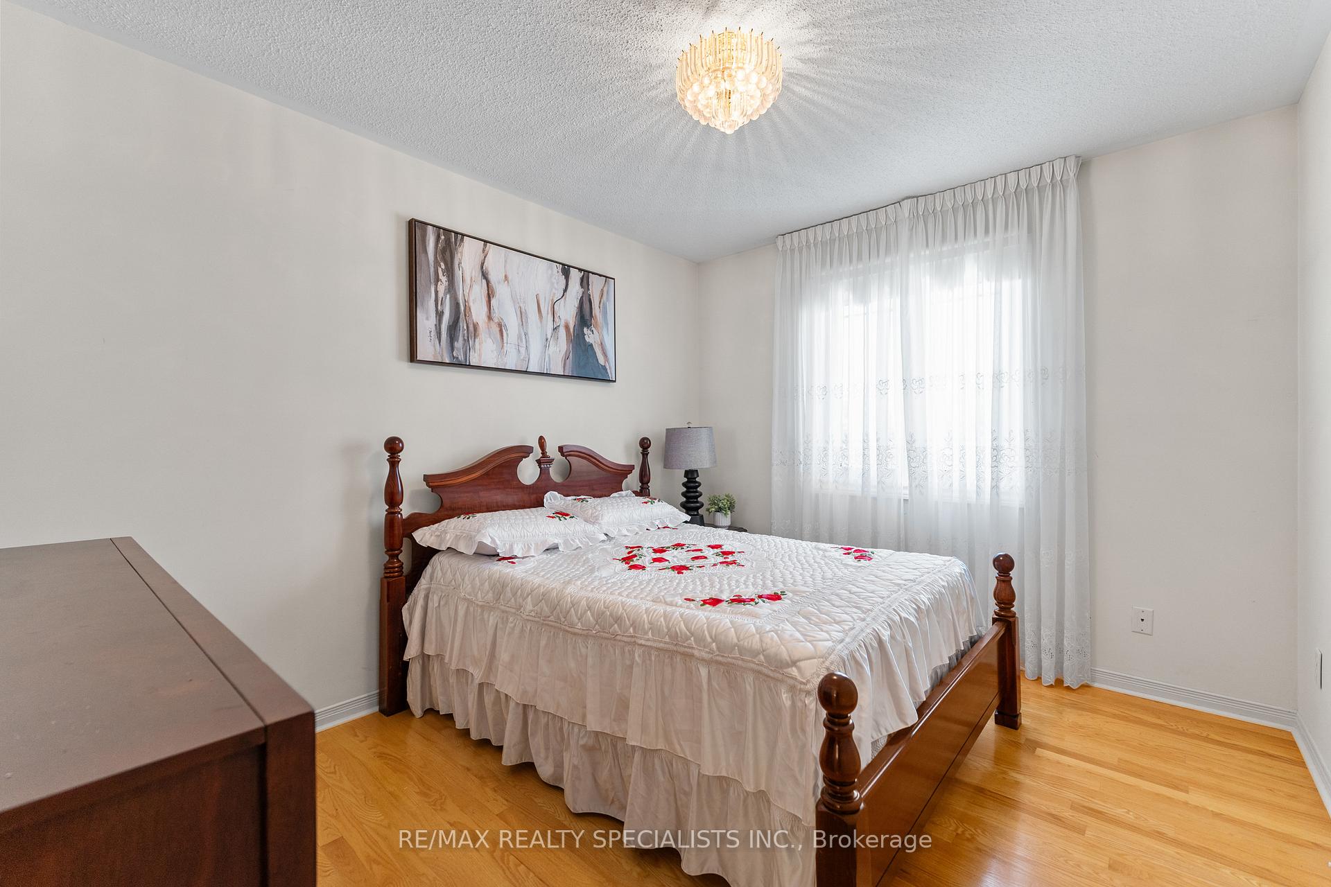 Photo 25 of 77 Loons Call Crescent, Brampton, Sandringham-Wellington — HOMEH
