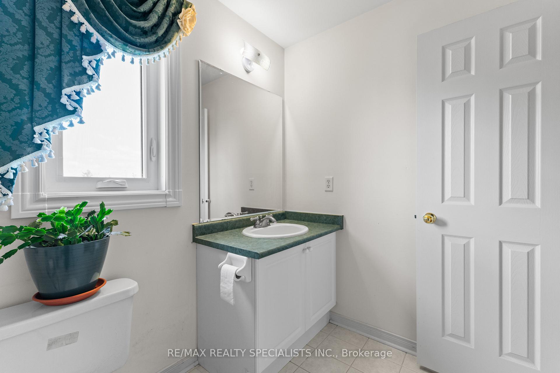 Photo 5 of 77 Loons Call Crescent, Brampton, Sandringham-Wellington — HOMEH