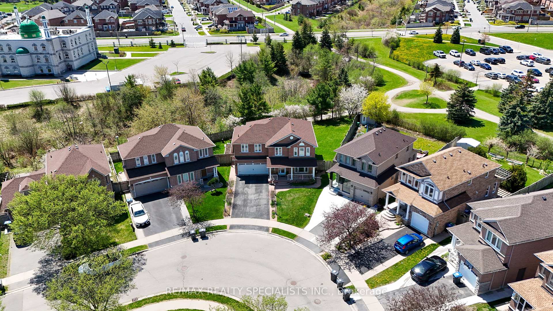 Photo 36 of 77 Loons Call Crescent, Brampton, Sandringham-Wellington — HOMEH