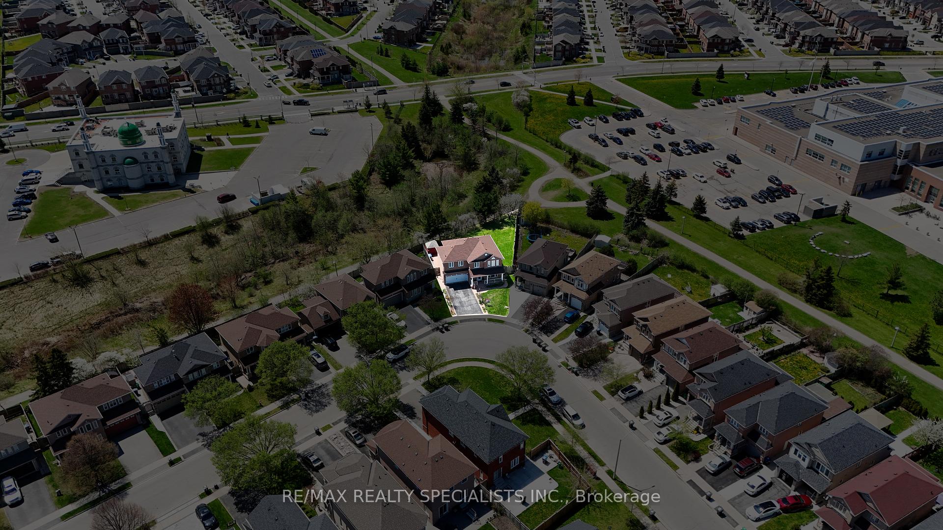 Photo 11 of 77 Loons Call Crescent, Brampton, Sandringham-Wellington — HOMEH