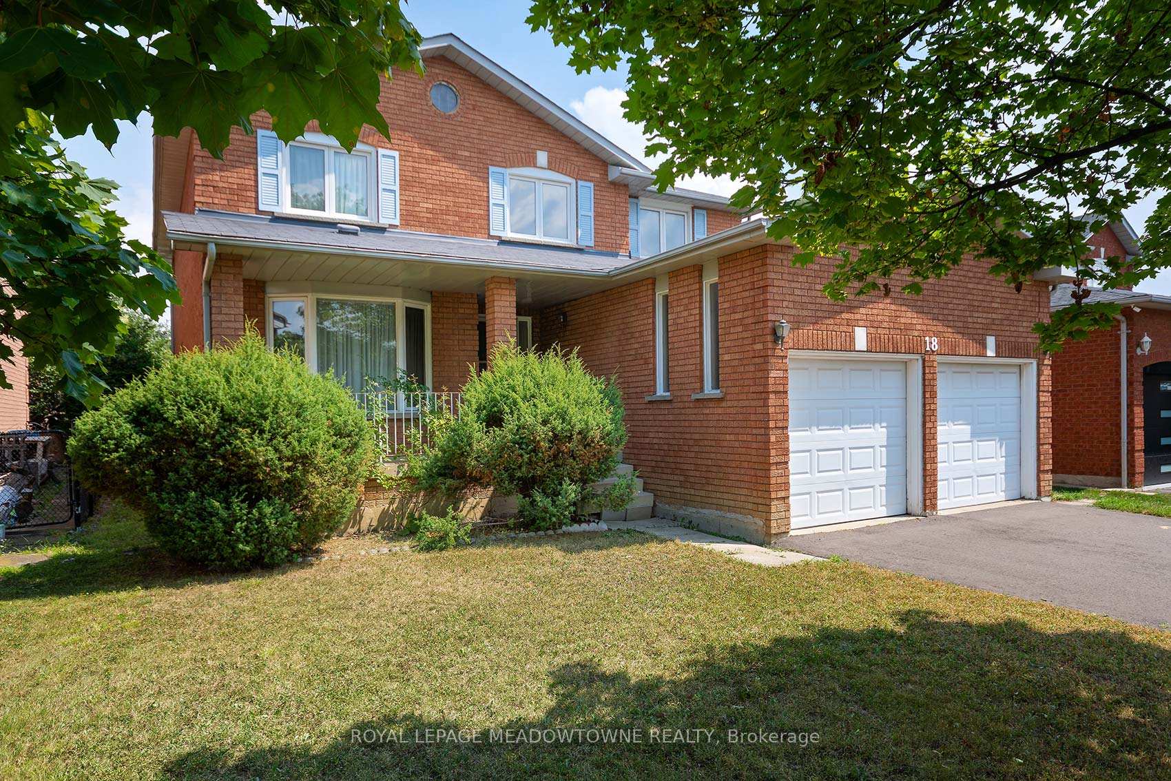 Photo 5 of 18 Blue Bonnet Drive, Brampton, Fletcher's Creek South — HOMEH