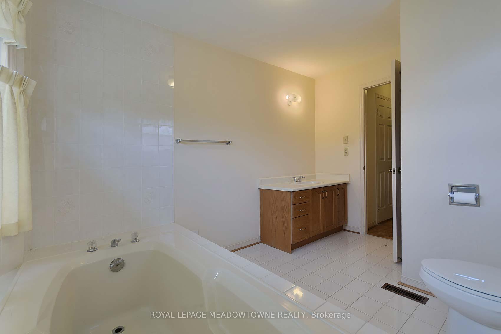 Photo 18 of 18 Blue Bonnet Drive, Brampton, Fletcher's Creek South — HOMEH
